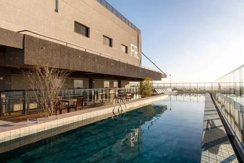 Lindo flat em prédio luxuoso - Excelente localização