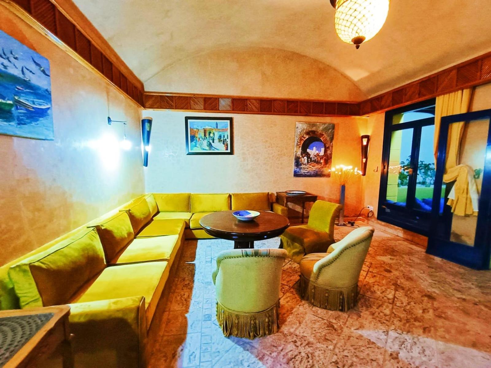 lounge