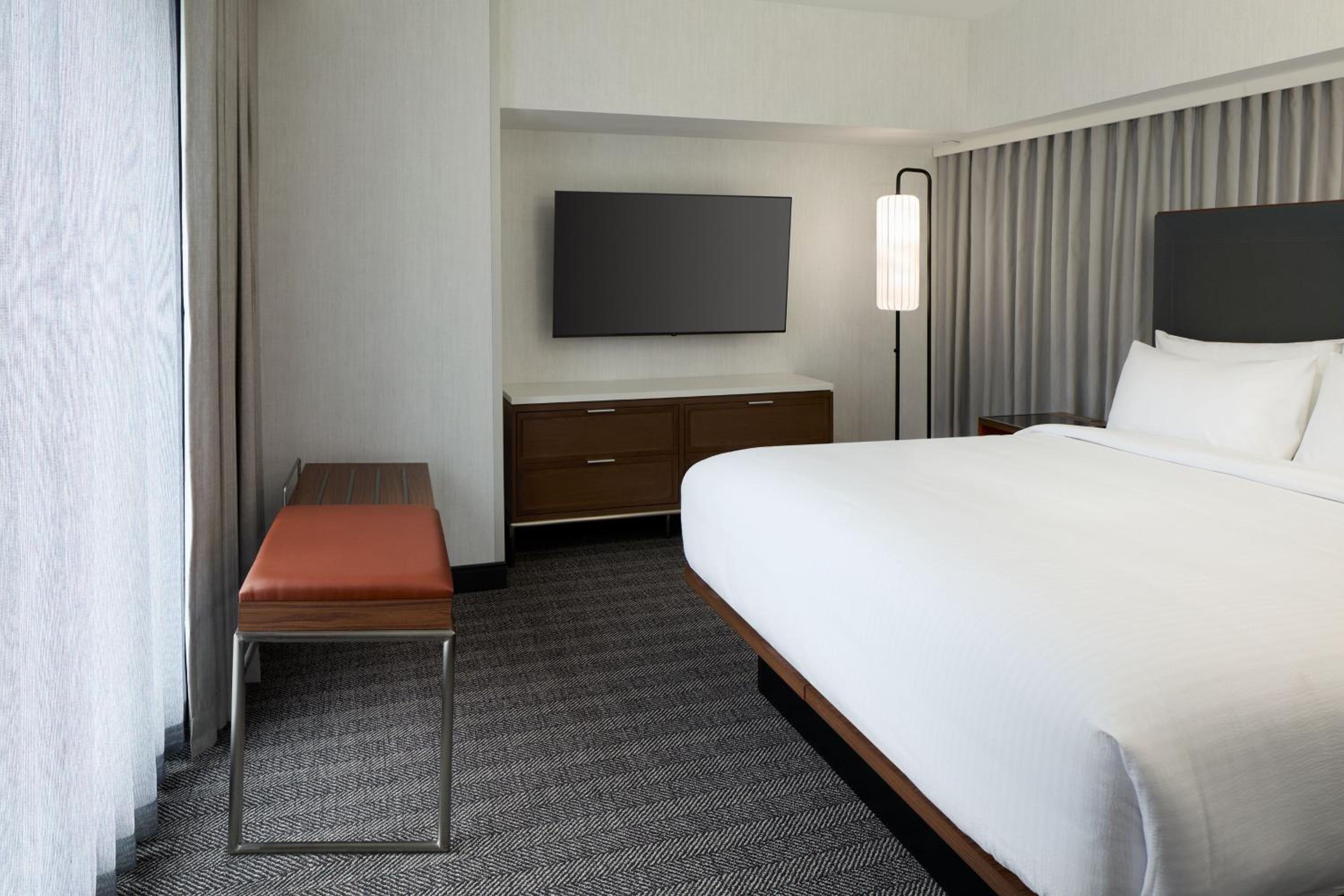 Courtyard by Marriott Montreal Laval - Property Image 7