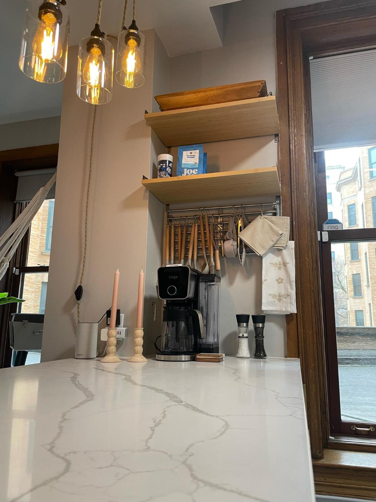 Boho Chic City Studio: Lakeview, Chicago view 5