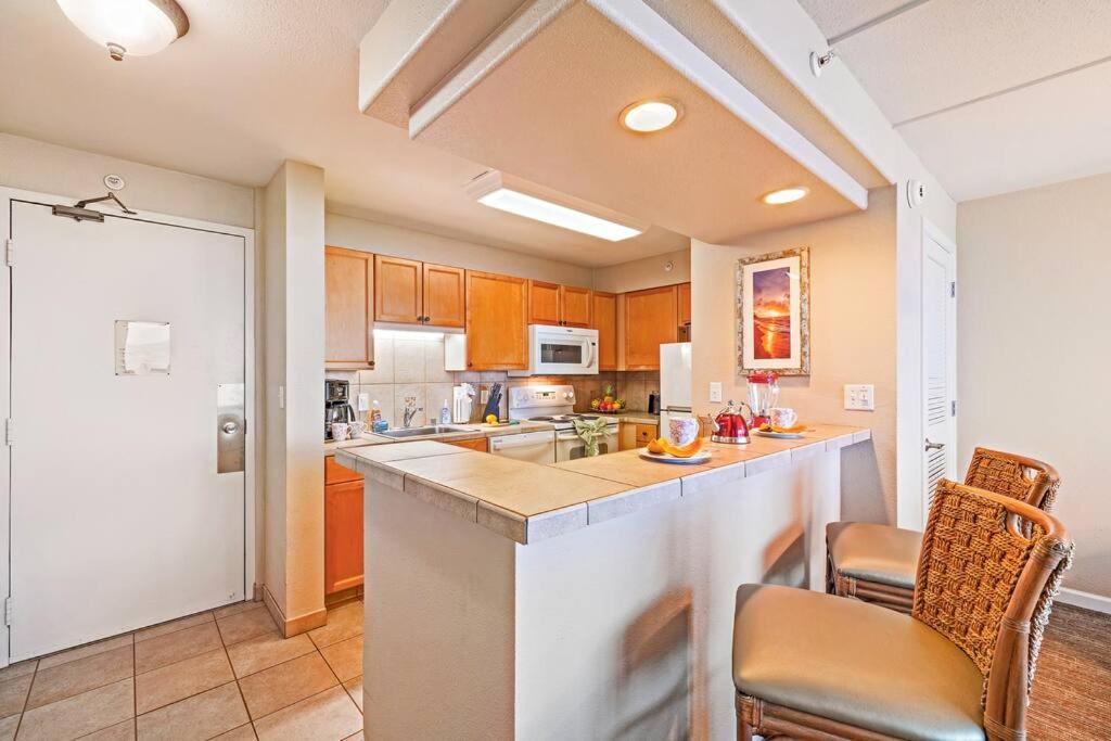 Best AC Beachfront Condo with Sandy beach, snorkel, Whale Watching view 5