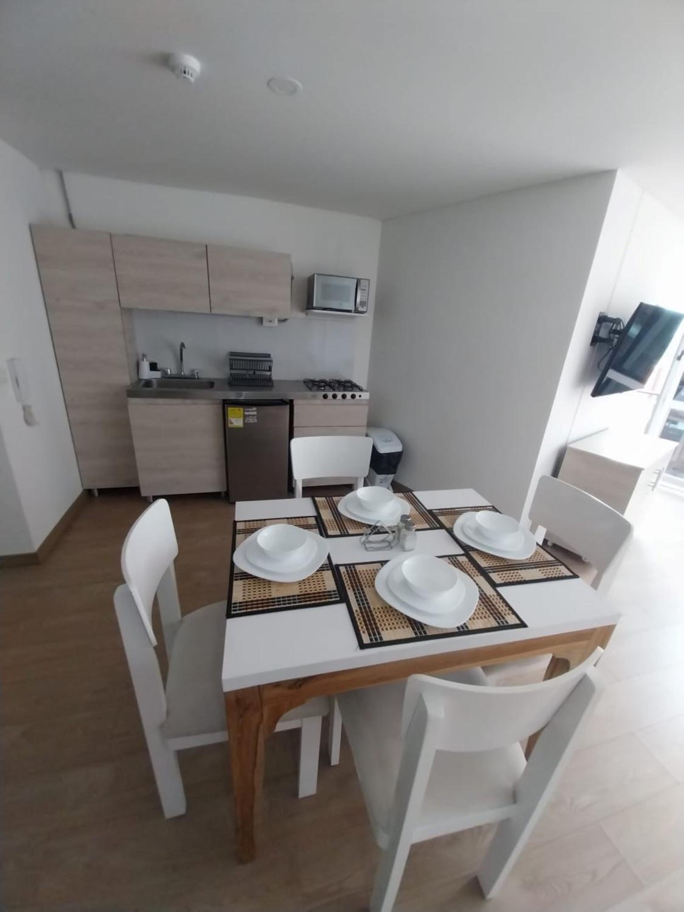 Entire Apartment Loft coffee- parking- WIFI 5G