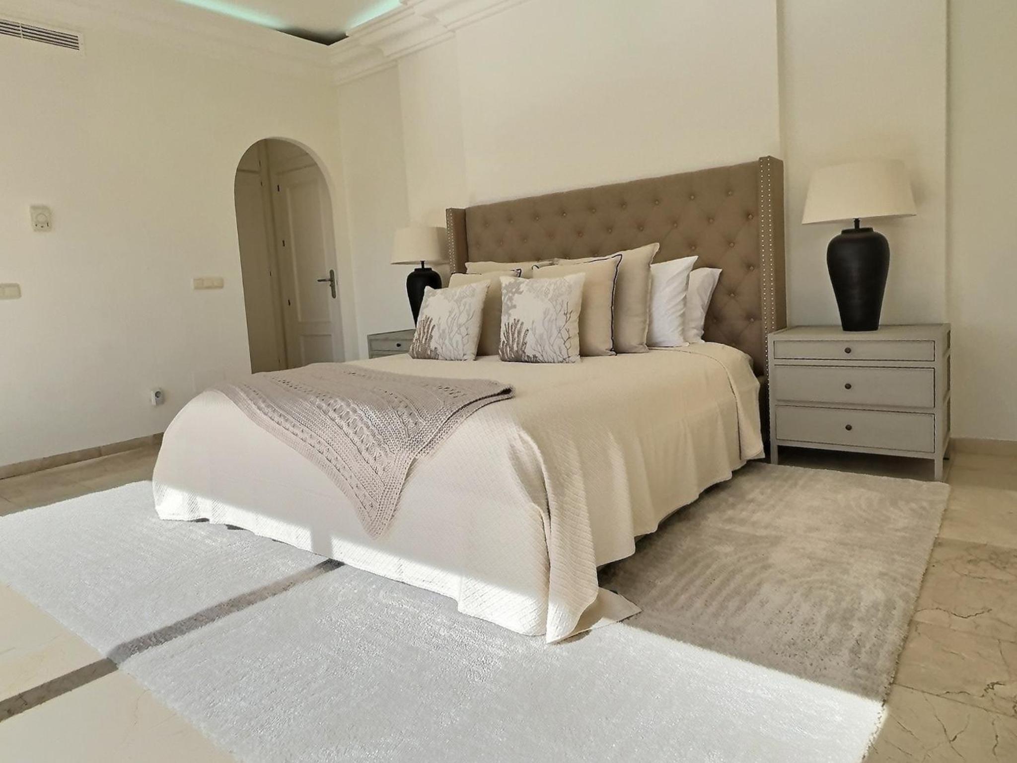 Fabulous 8-bedroom Andalucian family Villa with panoramic vistas of La Concha Marbella