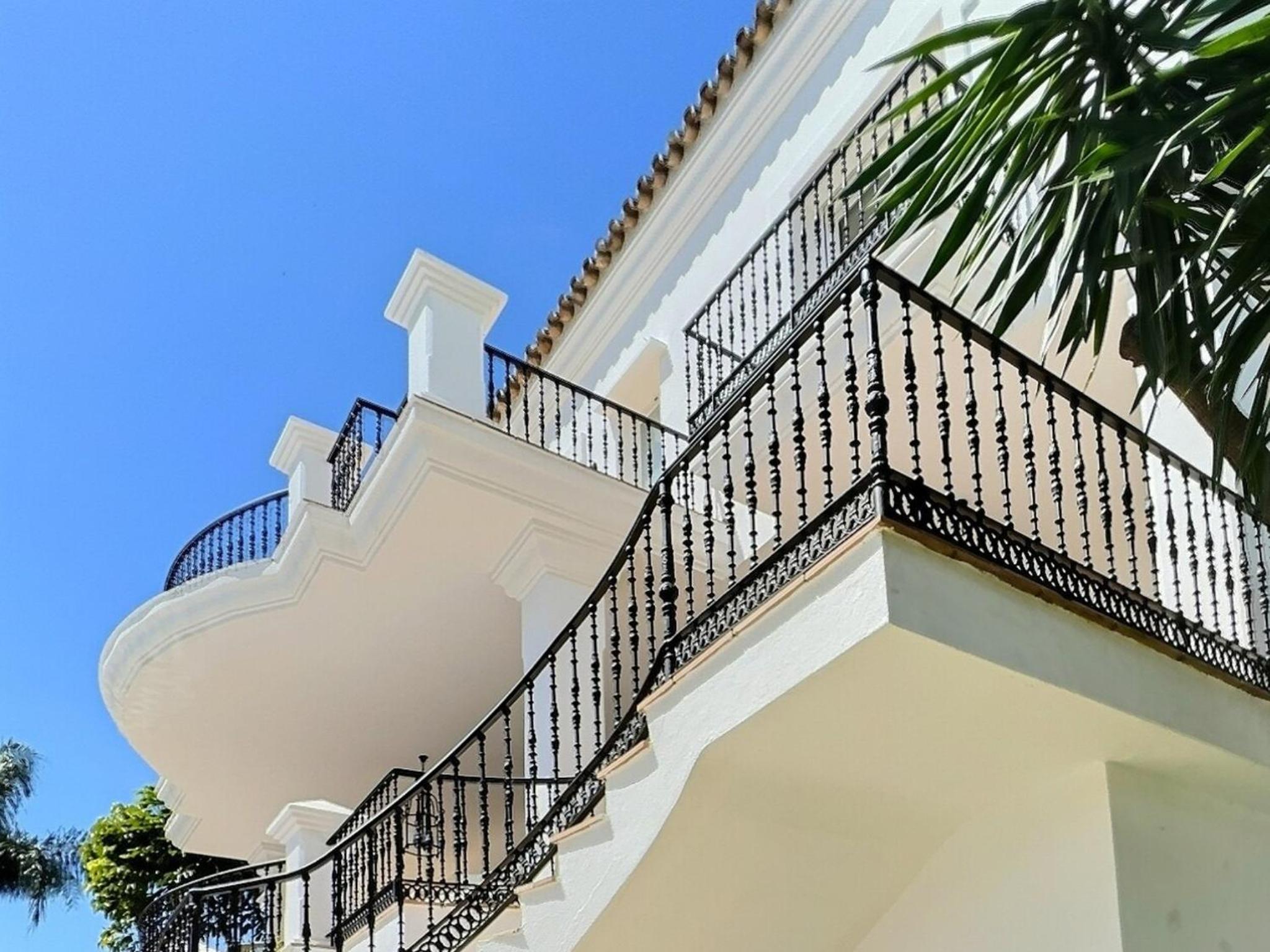 Fabulous 8-bedroom Andalucian family Villa with panoramic vistas of La Concha Marbella