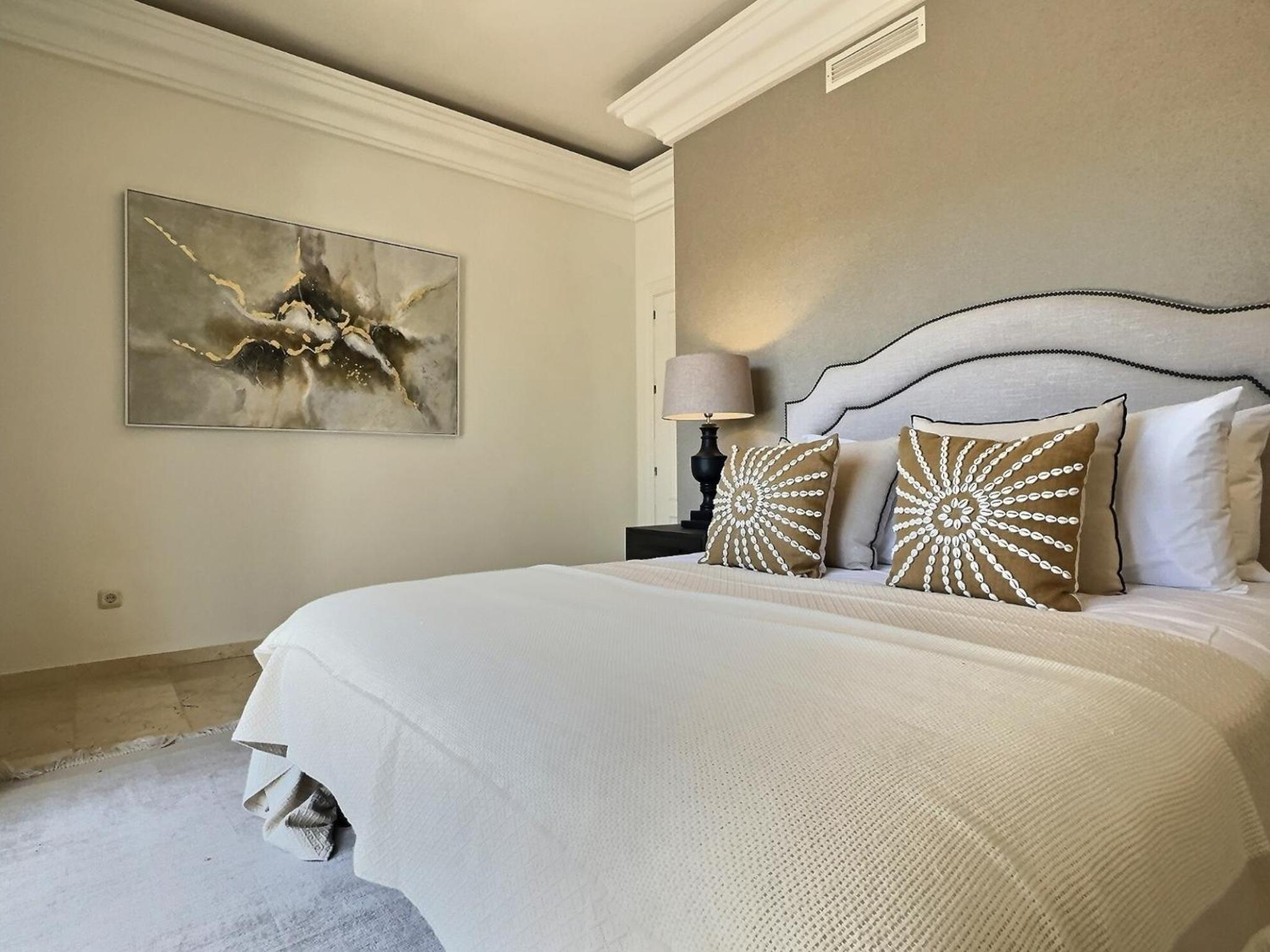 Fabulous 8-bedroom Andalucian family Villa with panoramic vistas of La Concha Marbella