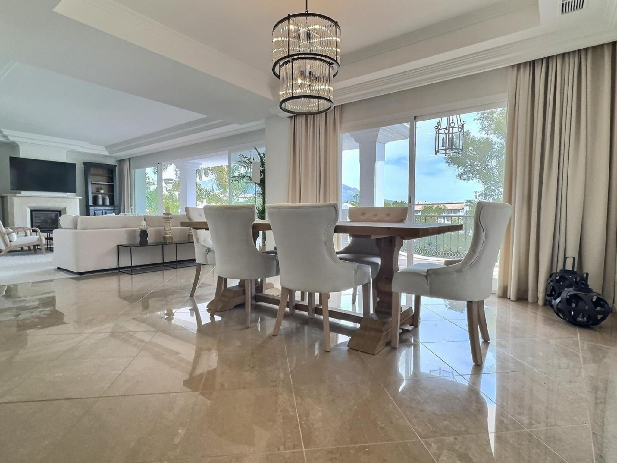 Fabulous 8-bedroom Andalucian family Villa with panoramic vistas of La Concha Marbella