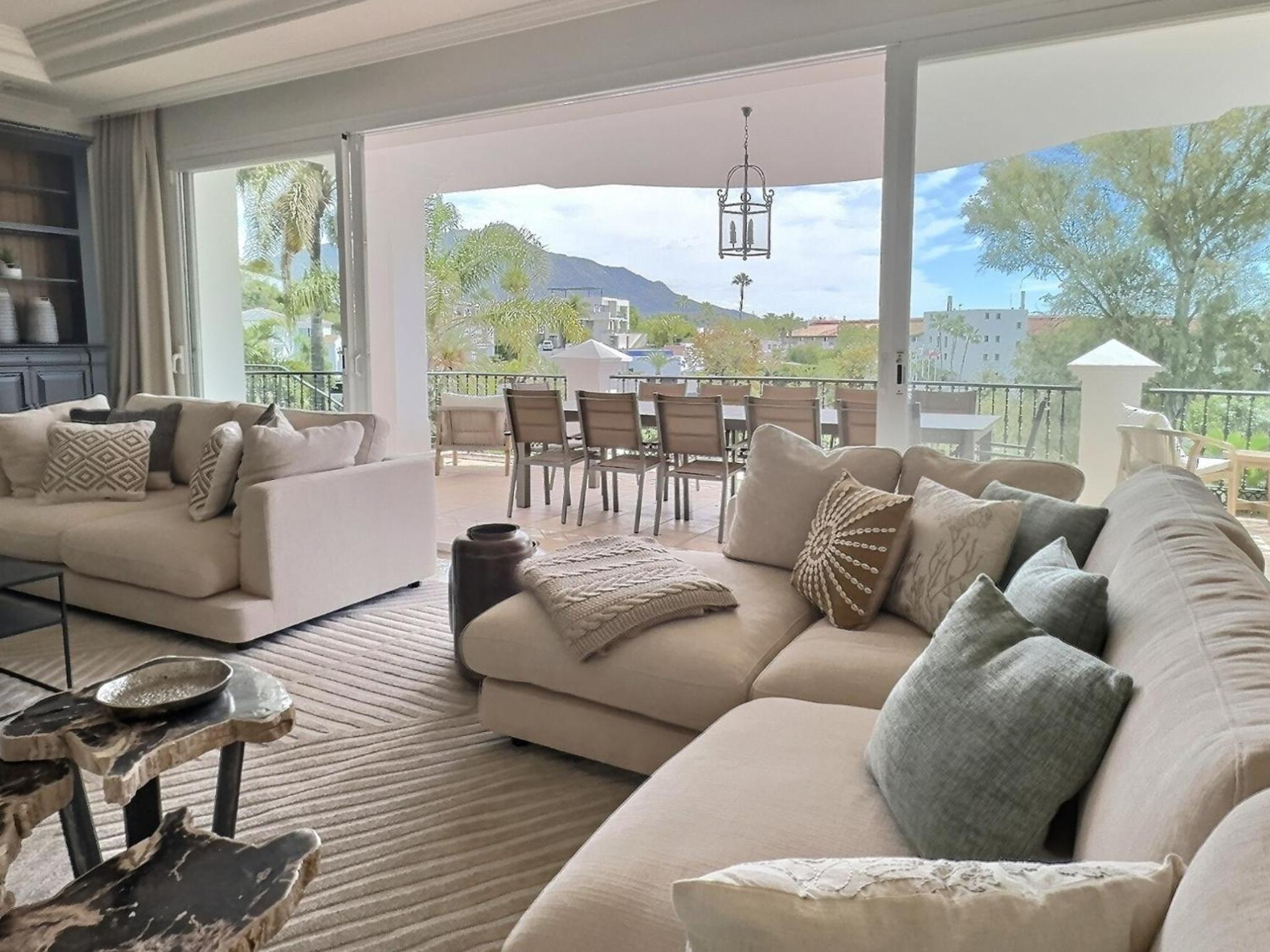 Fabulous 8-bedroom Andalucian family Villa with panoramic vistas of La Concha Marbella