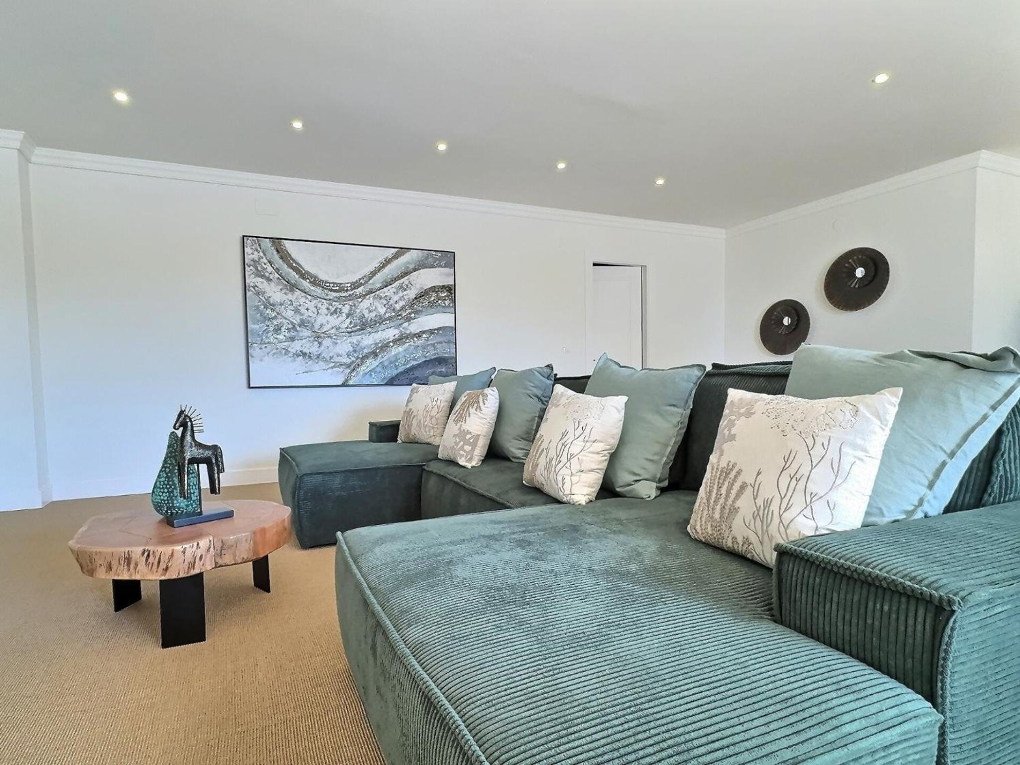 Fabulous 8-bedroom Andalucian family Villa with panoramic vistas of La Concha Marbella