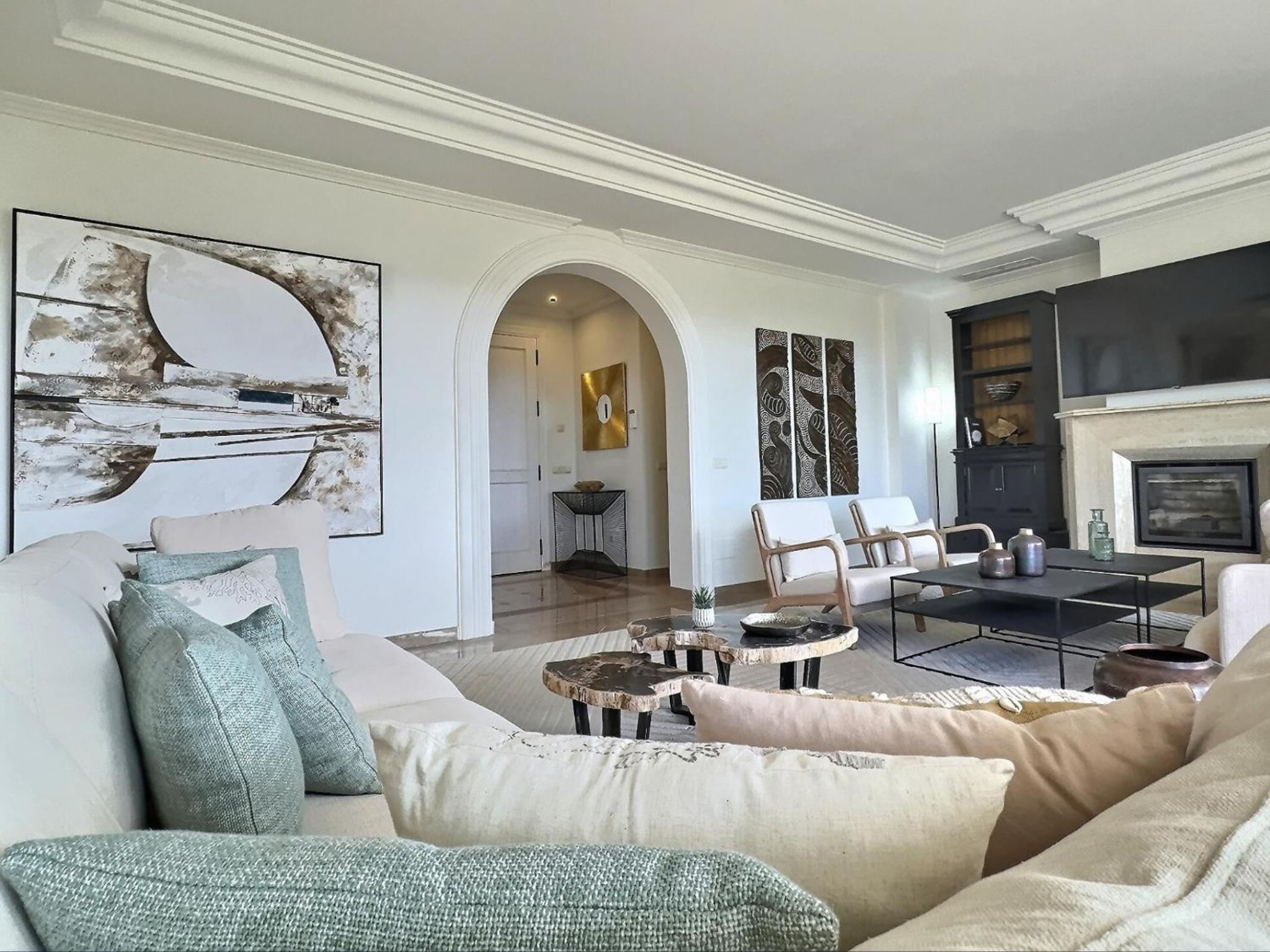 Fabulous 8-bedroom Andalucian family Villa with panoramic vistas of La Concha Marbella