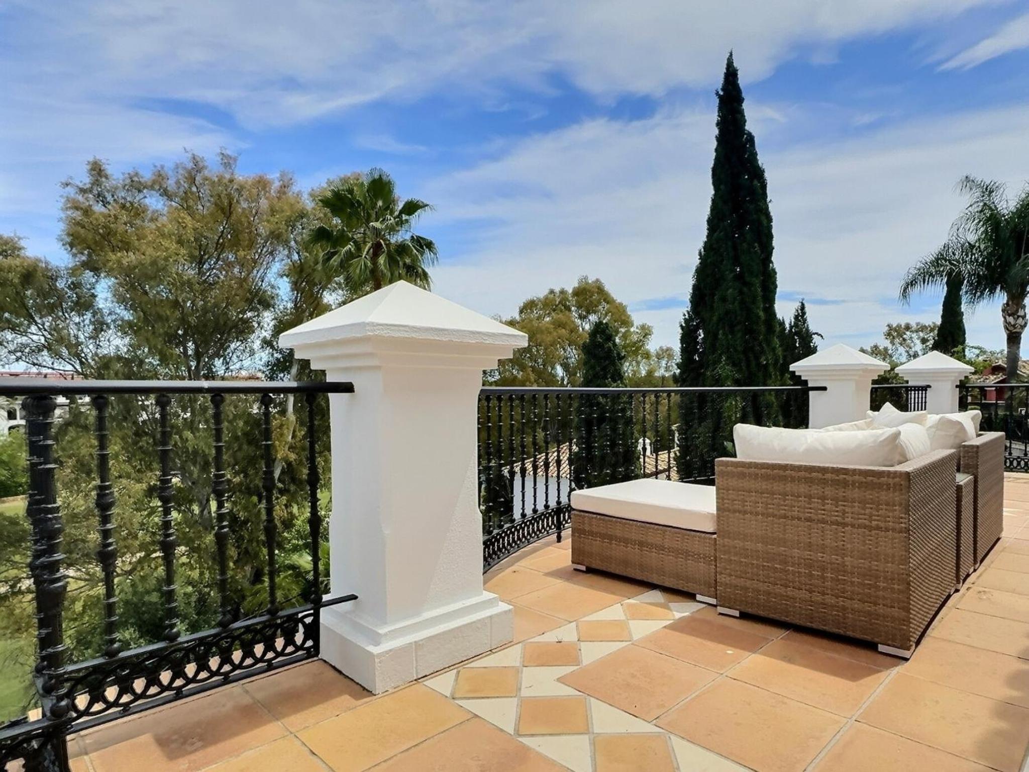 Fabulous 8-bedroom Andalucian family Villa with panoramic vistas of La Concha Marbella