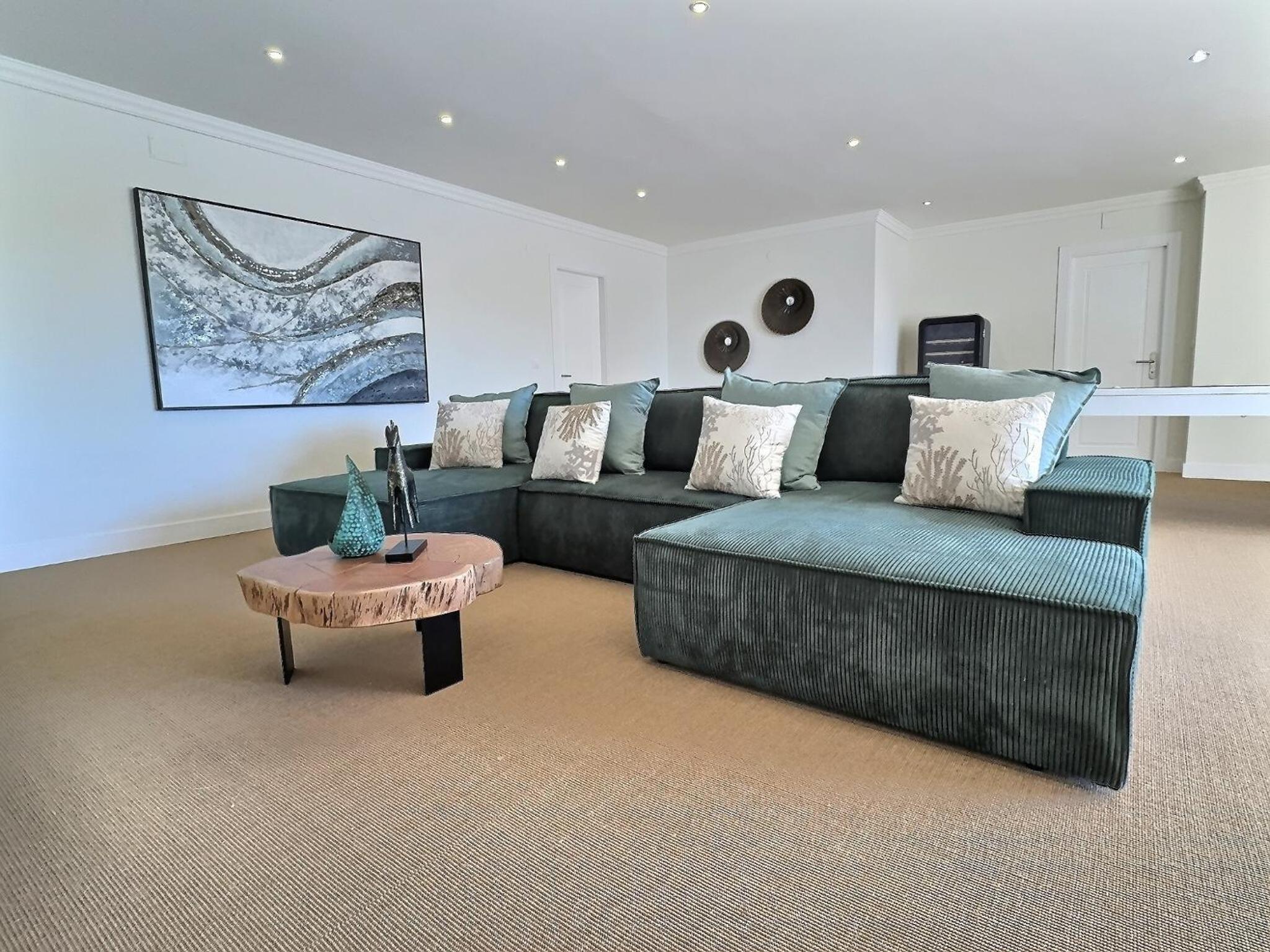Fabulous 8-bedroom Andalucian family Villa with panoramic vistas of La Concha Marbella