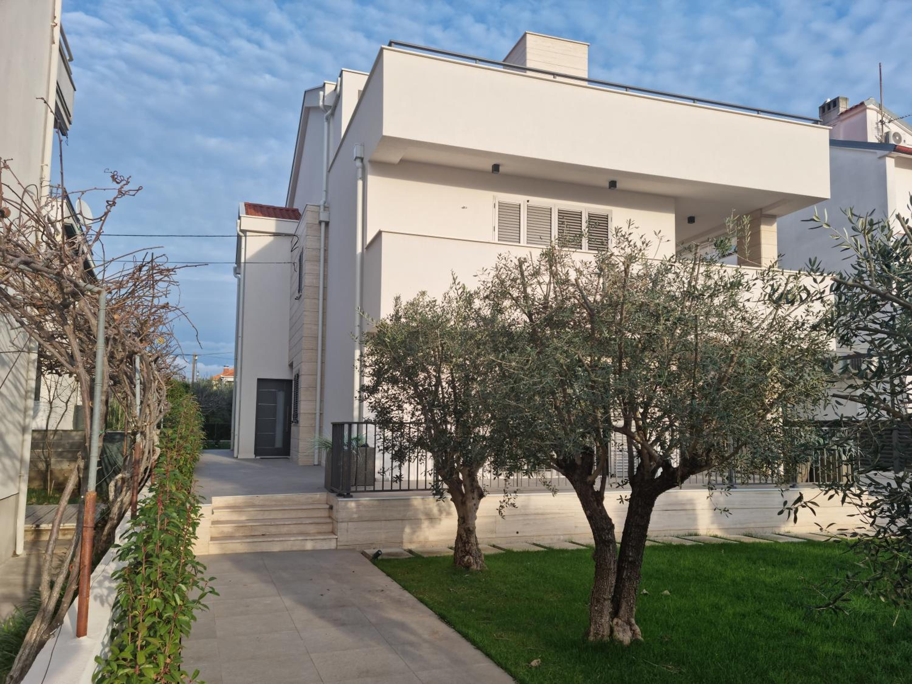 Tesa Luxury Apartment