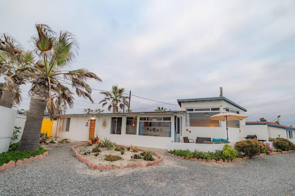 Ensenada Vacations - Beachfront CASA SOL - closest to the sand - Property Image 14