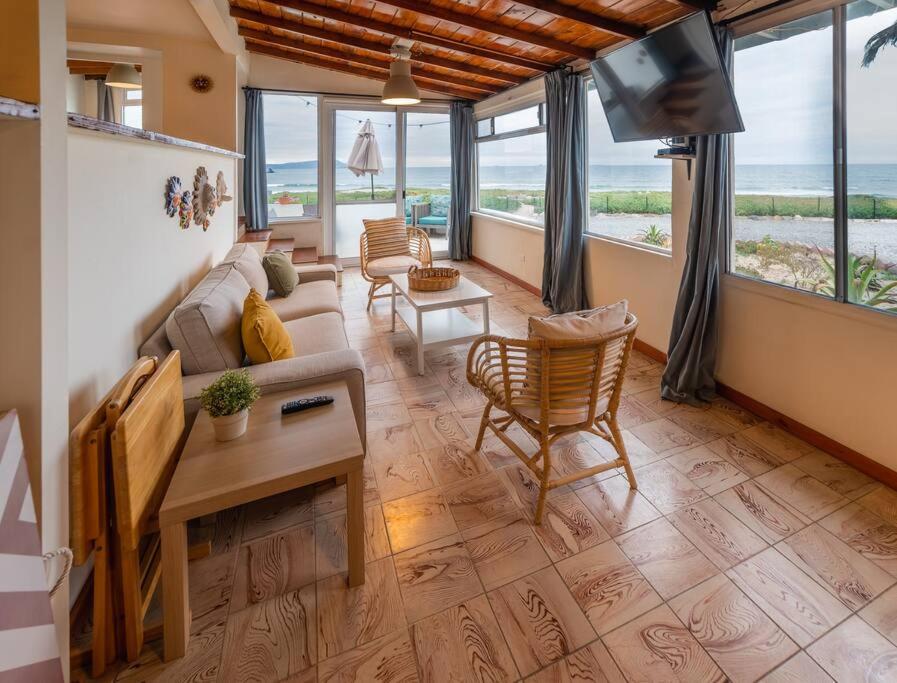 Ensenada Vacations - Beachfront CASA SOL - closest to the sand - Property Image 7