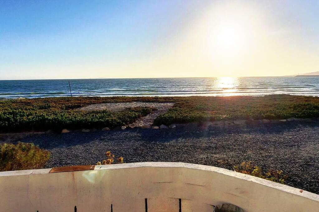 Ensenada Vacations - Beachfront CASA SOL - closest to the sand - Property Image 6