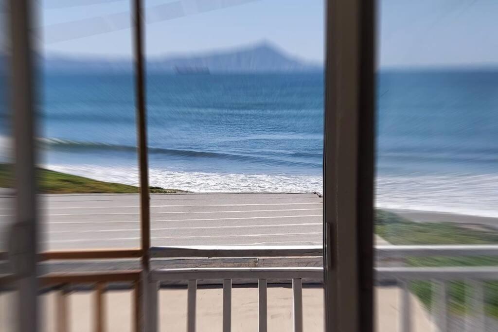 Casa Capitan - BEACHFRONT living
