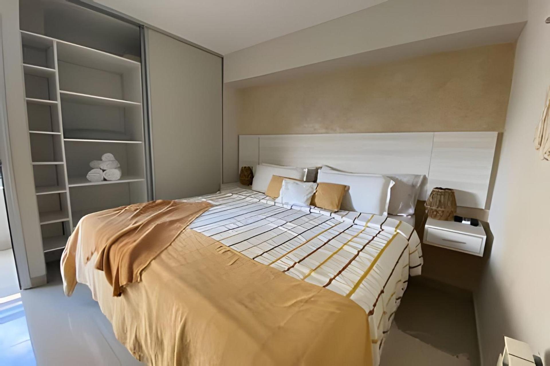 Ecco Apartment, con cochera by BEDBOOK