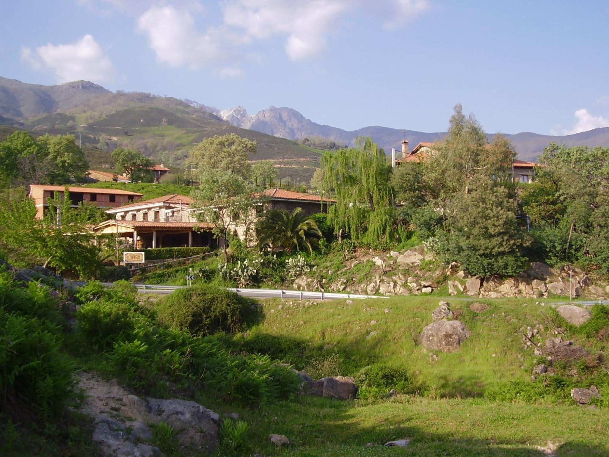 Casa Rural Ropino view 2