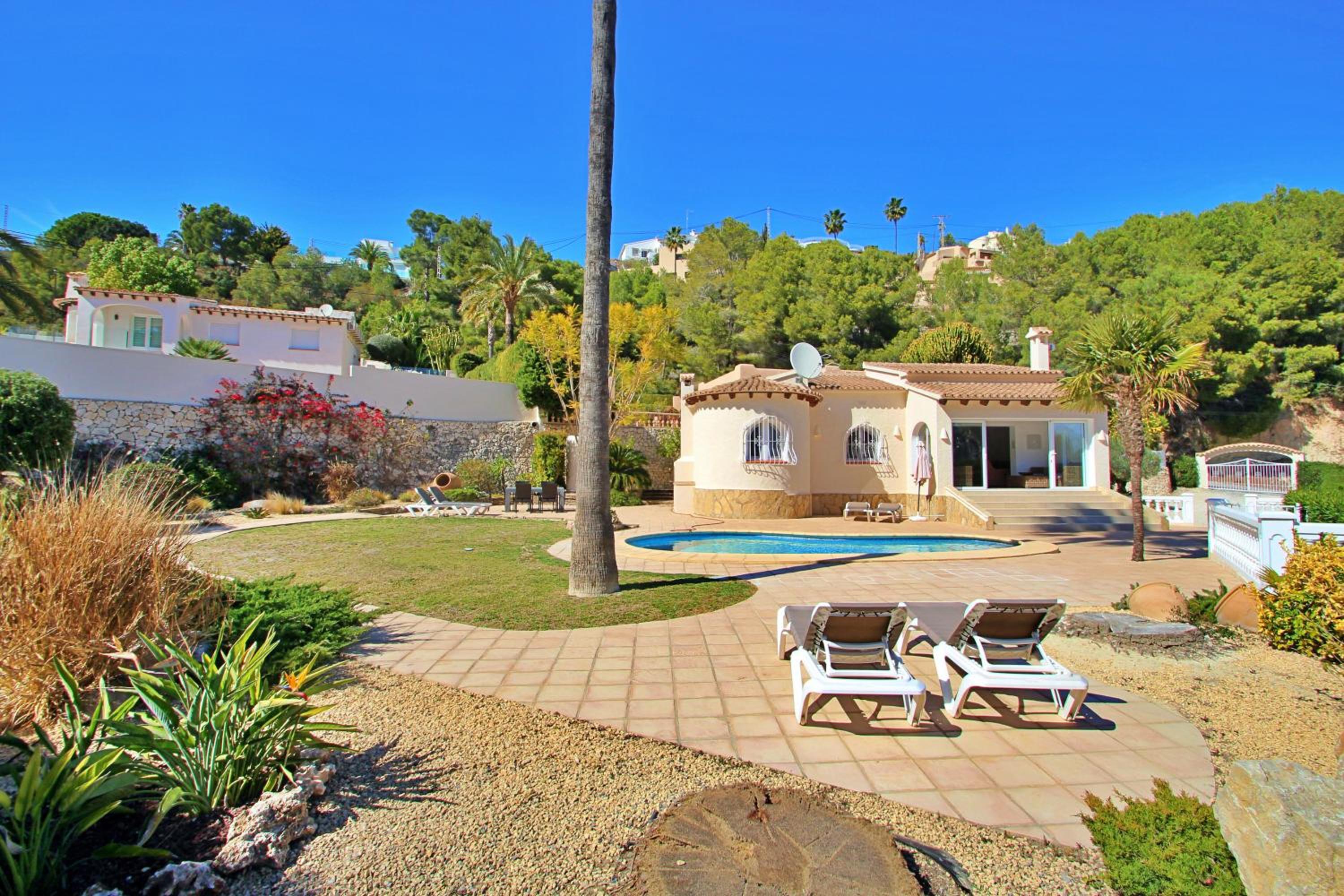Alldo - hill side with private pool in Moraira view 4