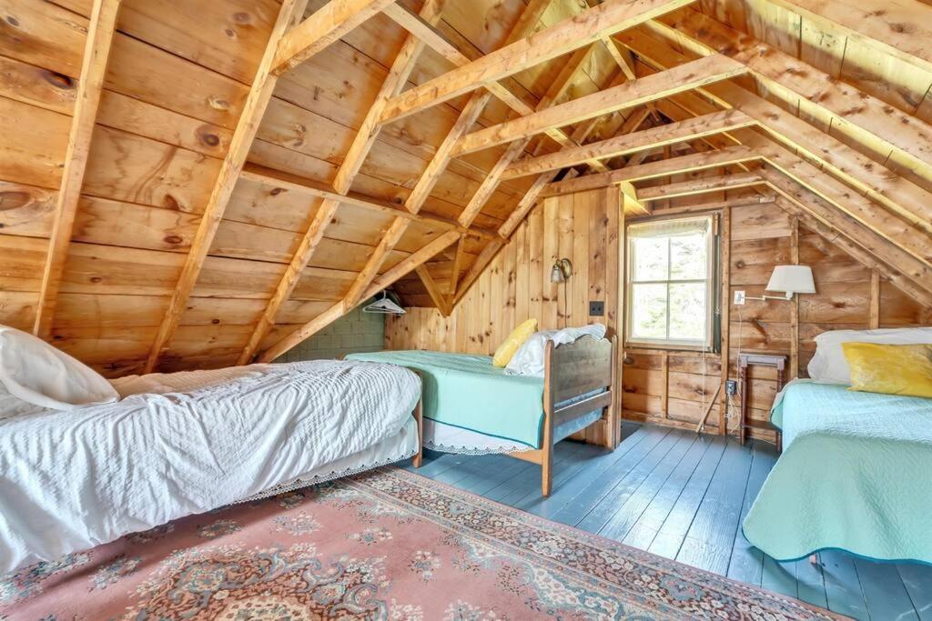 Quaint Maine Coast Cottage view 3