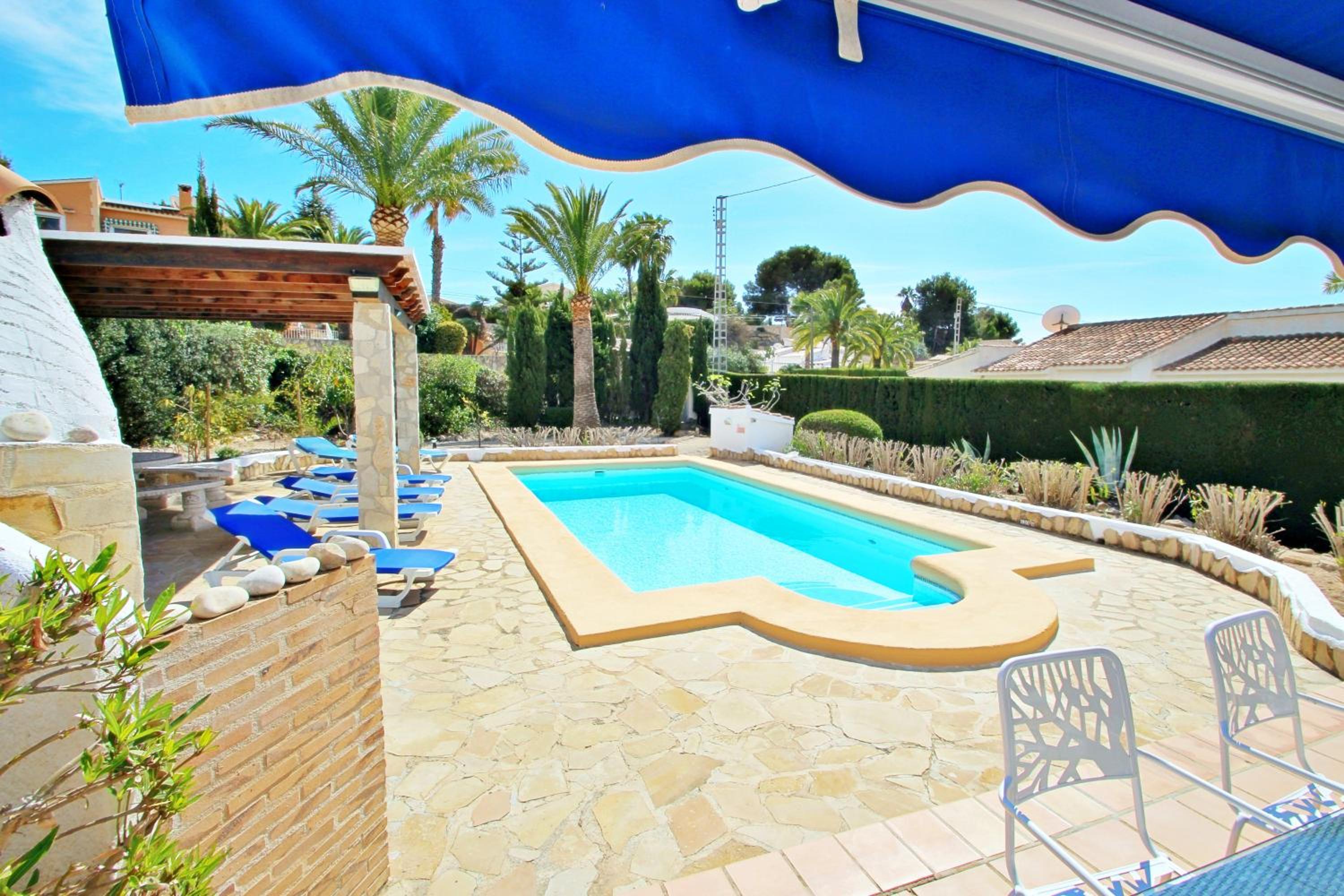 Kathrin - beautiful little house in pretty grounds with lovely views in Benissa photo 2
