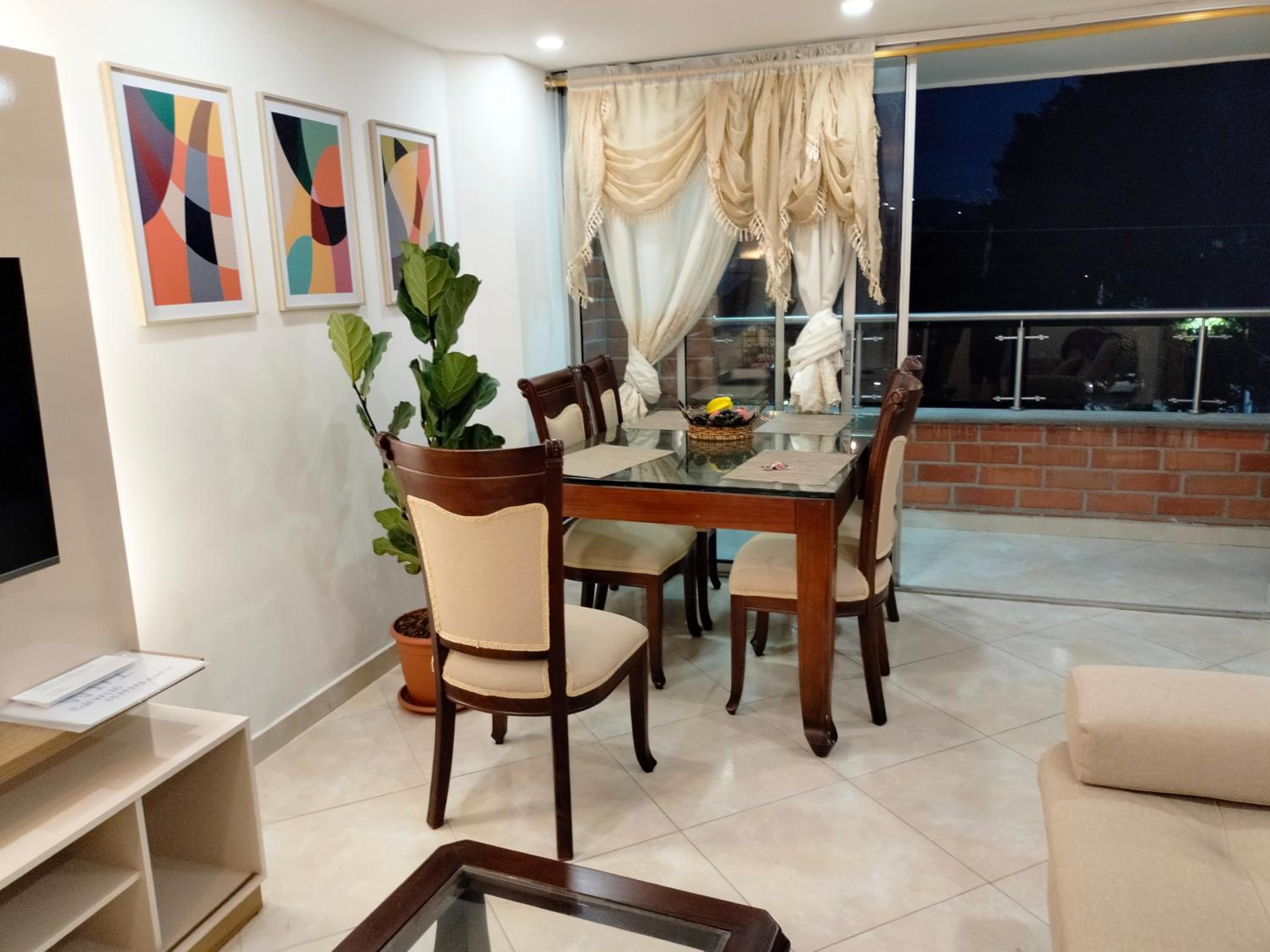 Apartamento en el corazón de la ciudad con impresionantes vistas urbanas 301