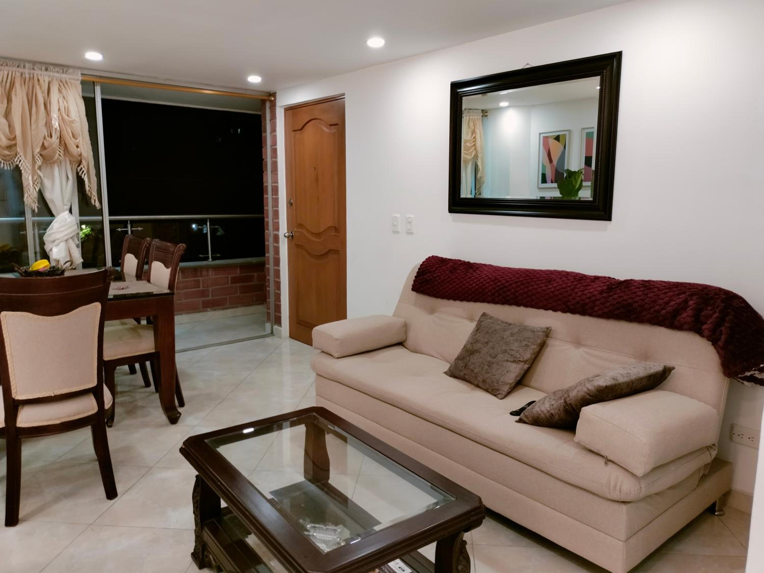 Apartamento en el corazón de la ciudad con impresionantes vistas urbanas 301