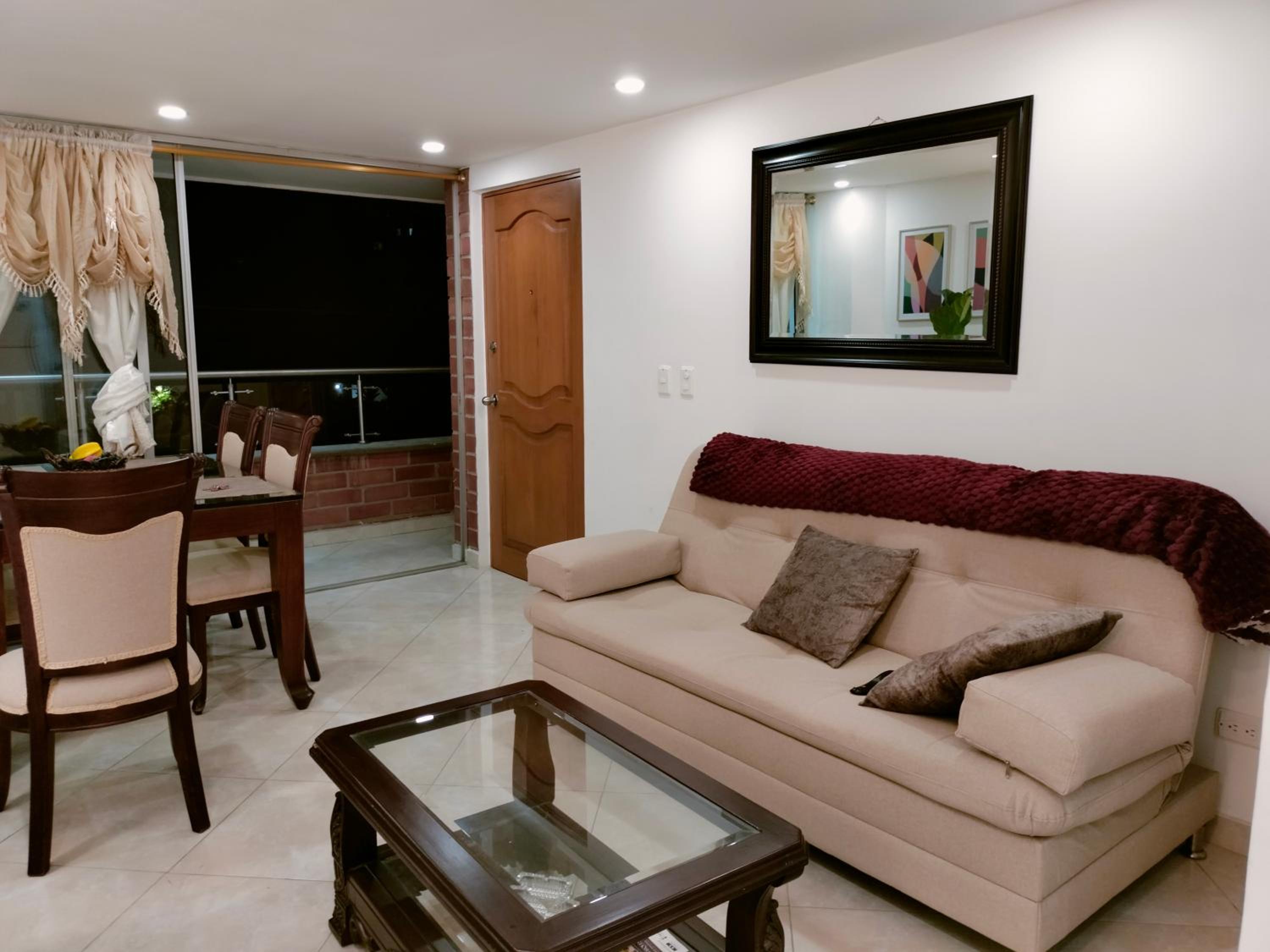 Apartamento en el corazón de la ciudad con impresionantes vistas urbanas 301