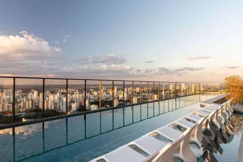 Lindo flat em prédio luxuoso - Excelente localização