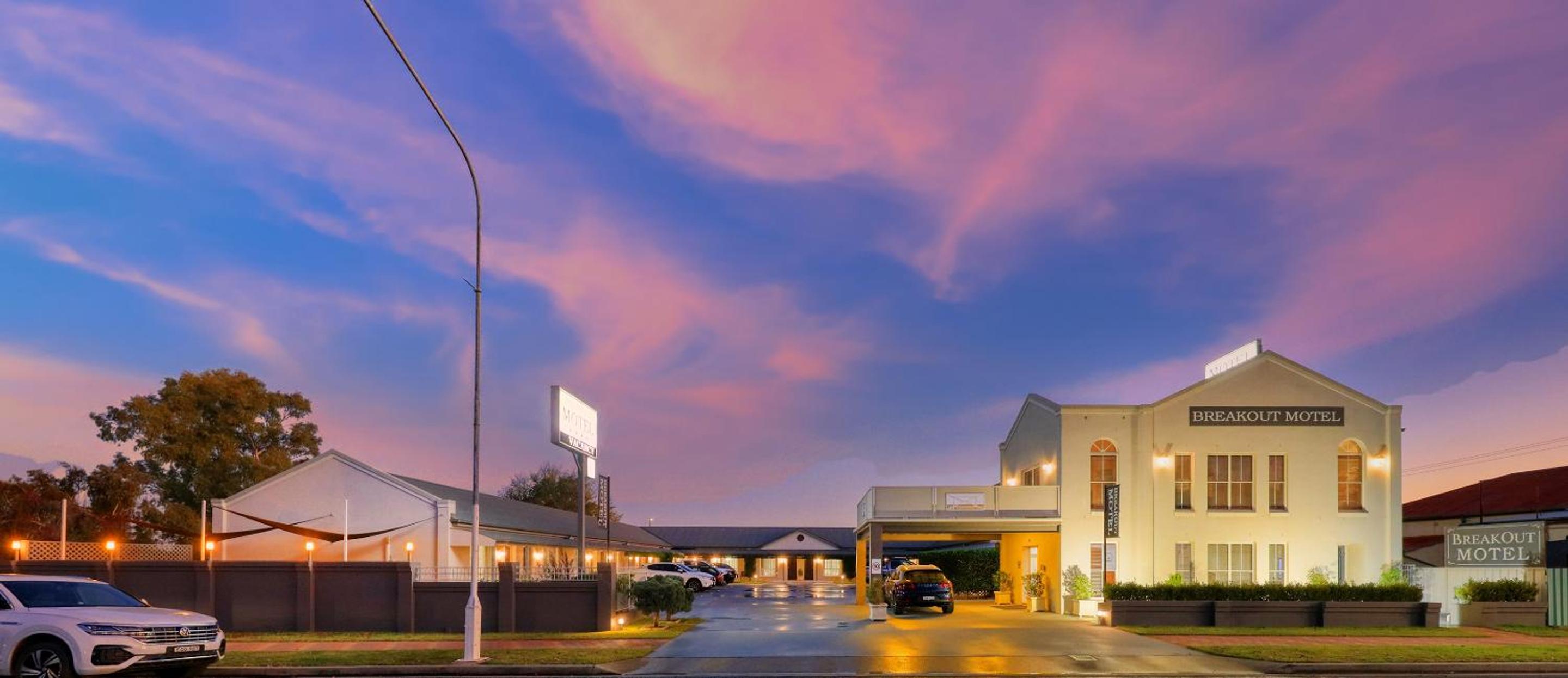 Breakout Motor Inn