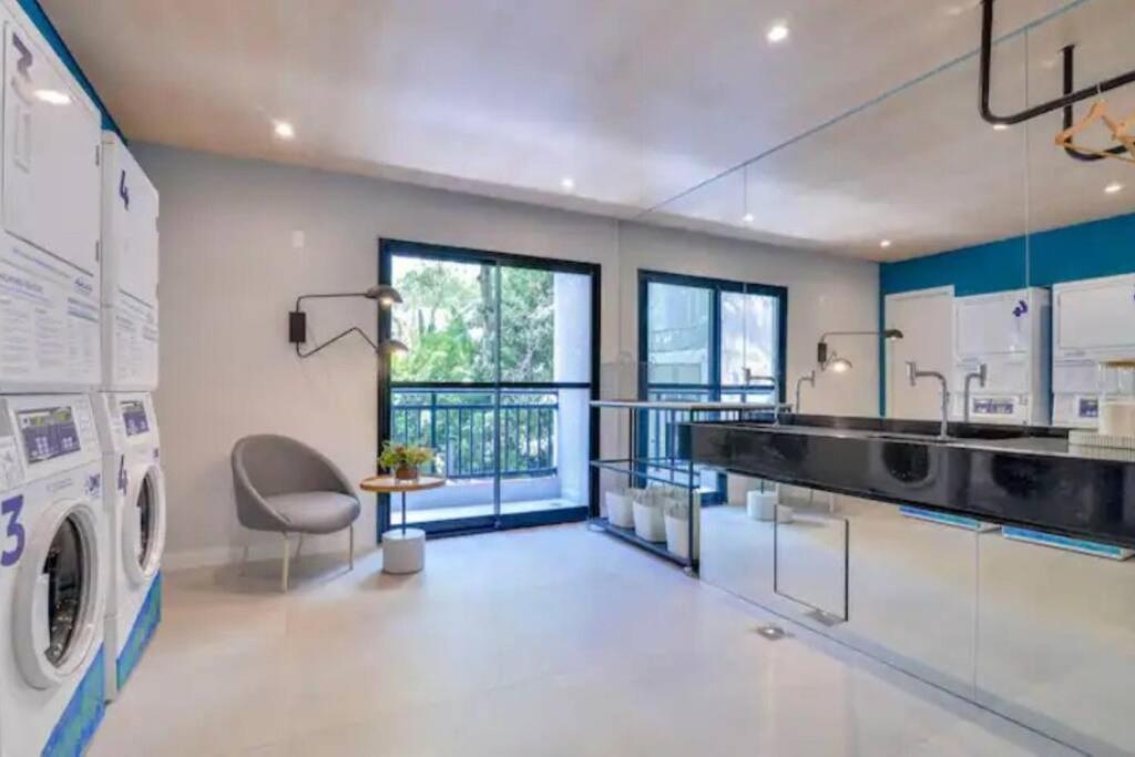 Pinheiros Studio - Vista Praça Benedito Calixto
