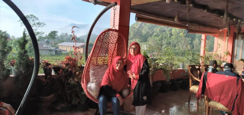 Homestay dan Cafe BungaSonsang