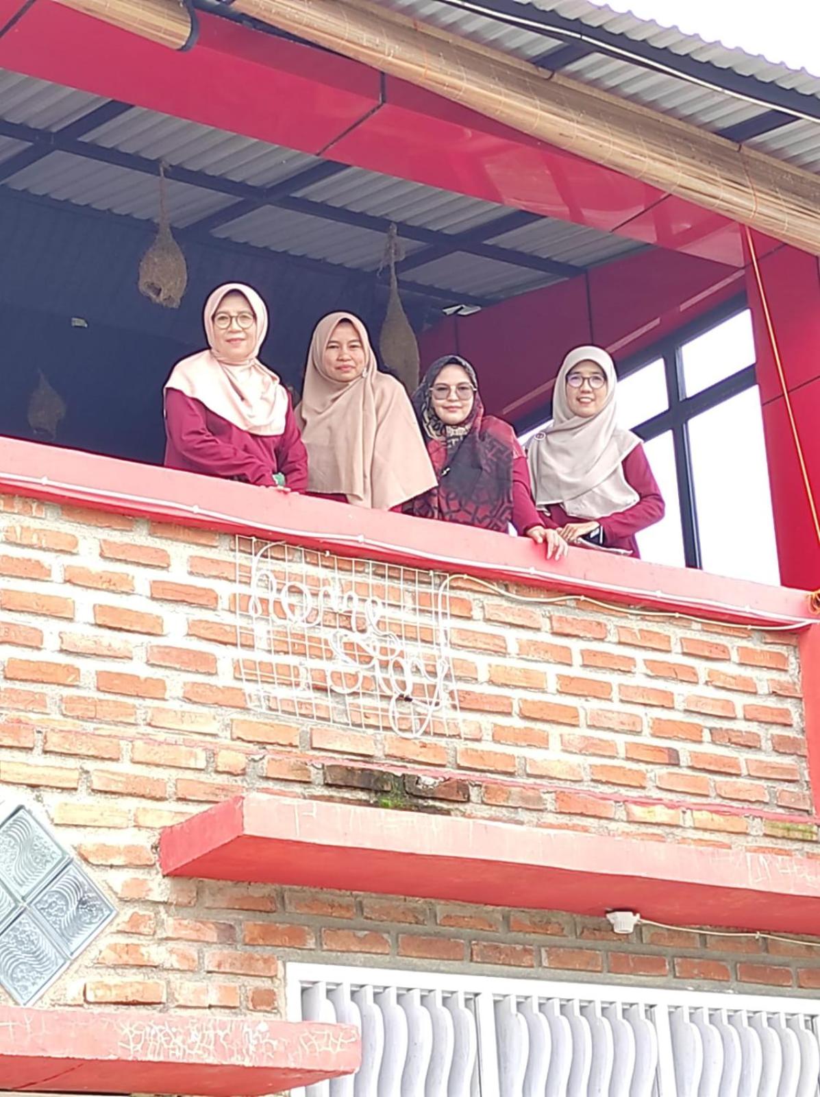 Homestay dan Cafe BungaSonsang