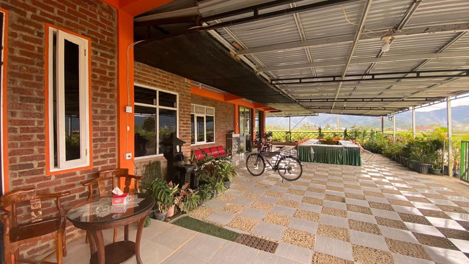 Homestay dan Cafe BungaSonsang