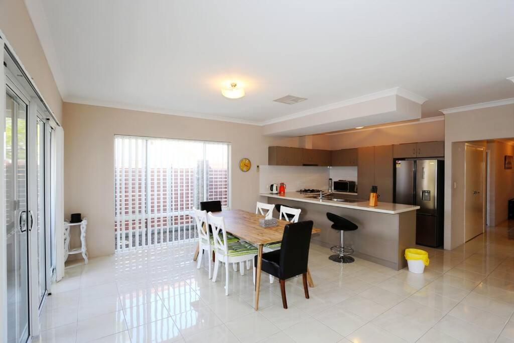 Nice and Neat House for your Journey - Renovated