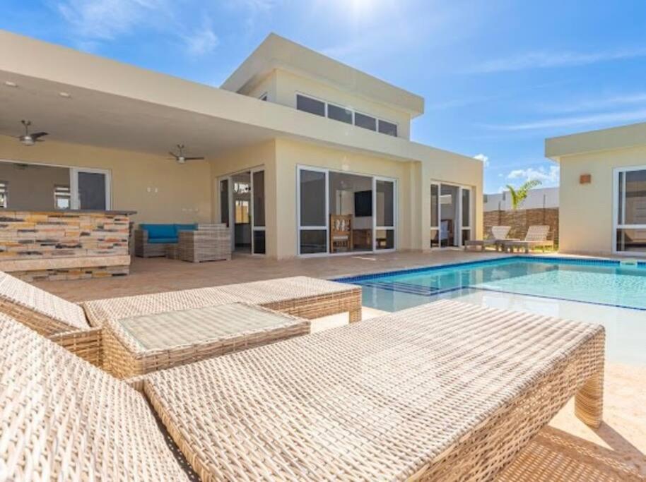 Caribbean Paradise Villa - 3 bed, 3 Bath and Pool
