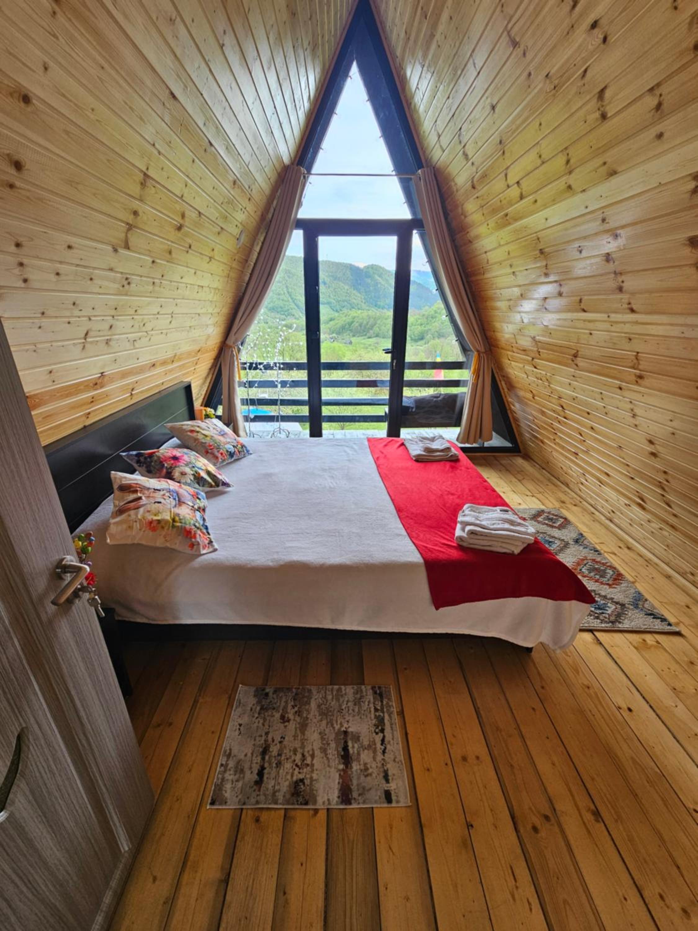 Cabana Apuseni Forest