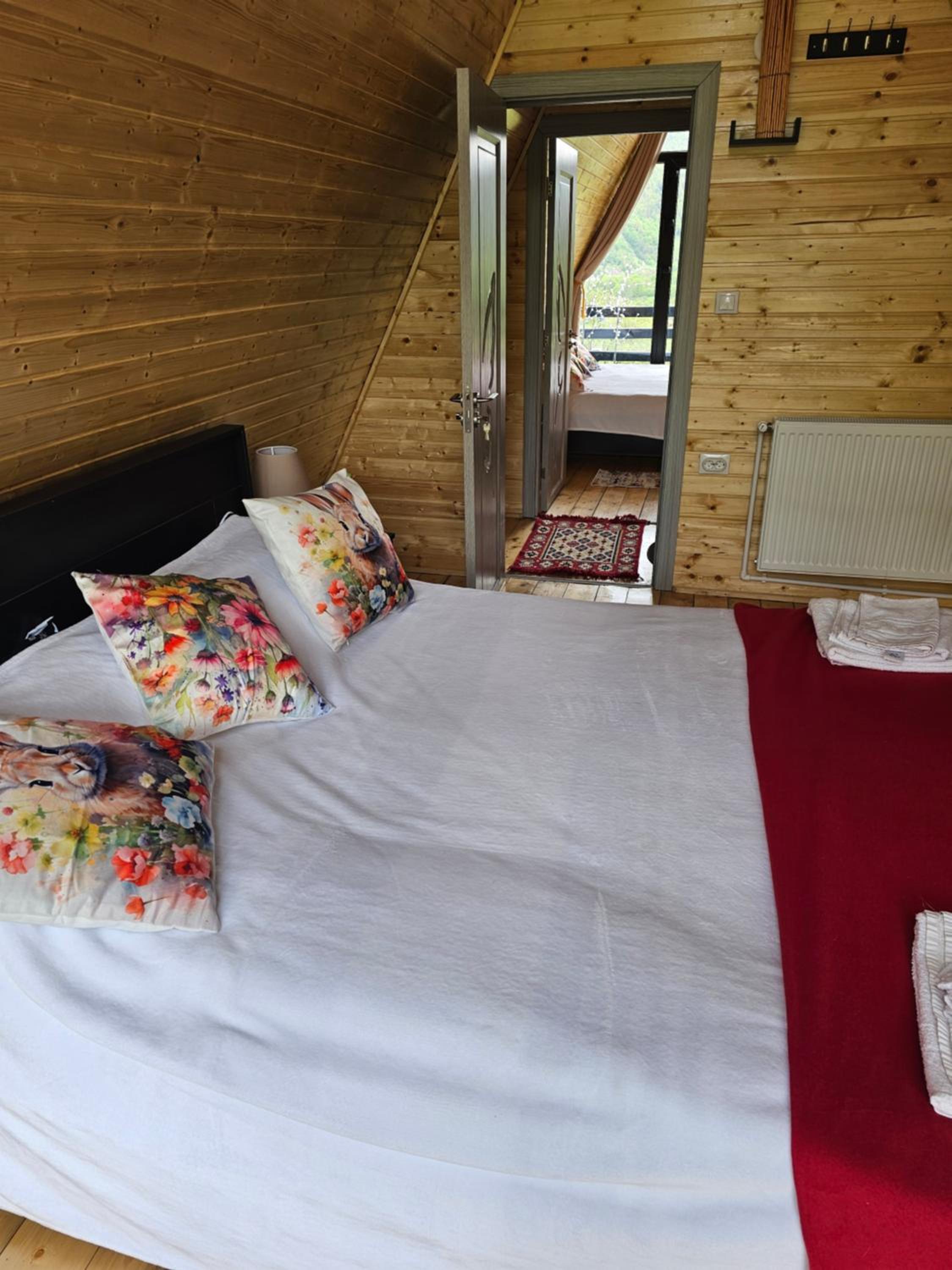 Cabana Apuseni Forest