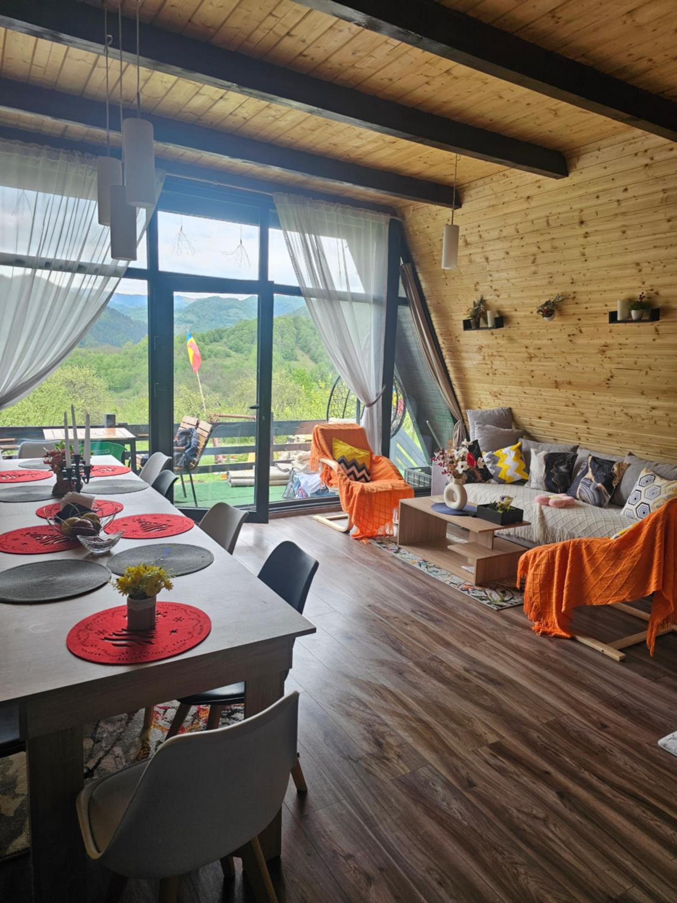 Cabana Apuseni Forest