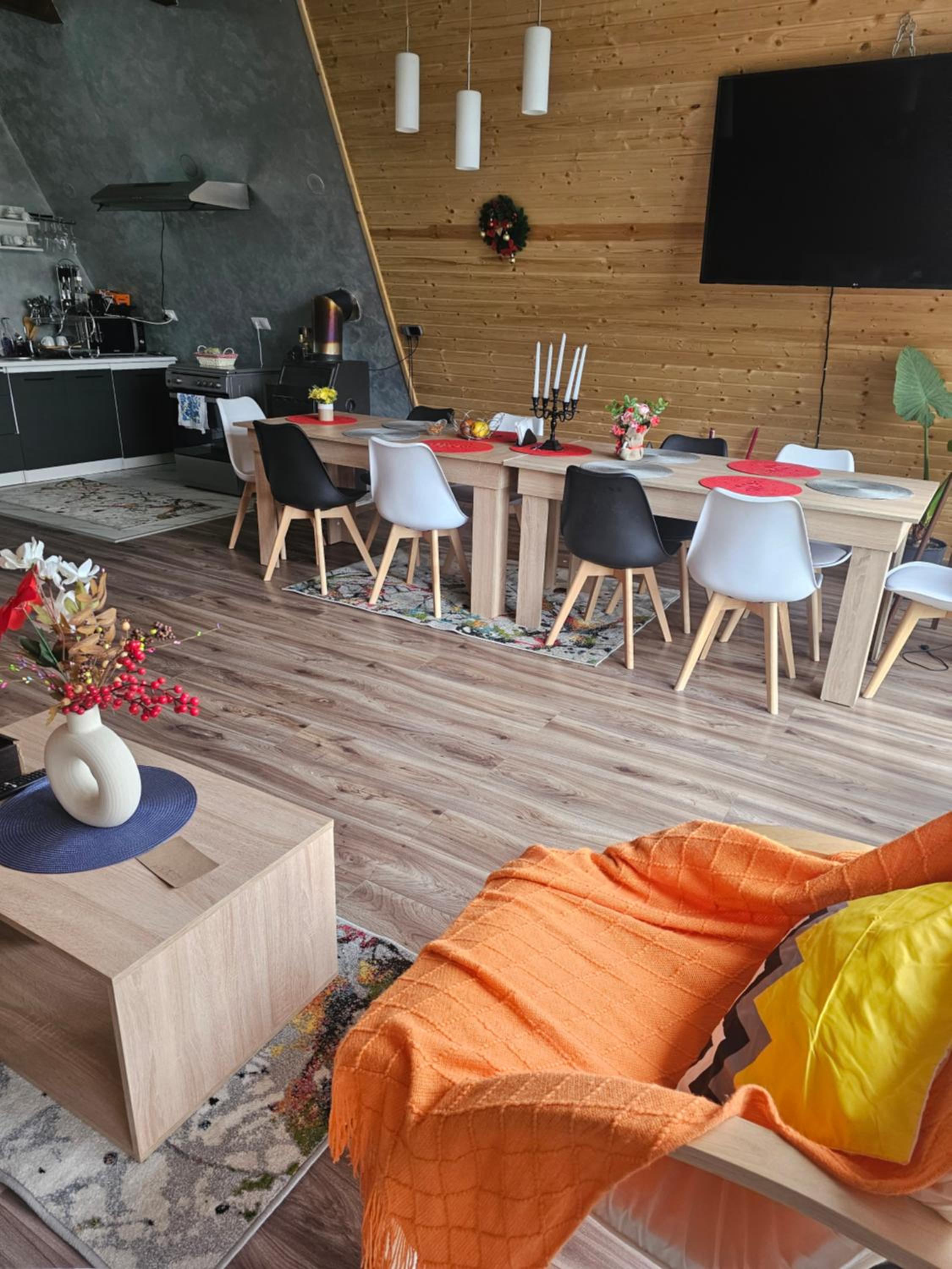 Cabana Apuseni Forest