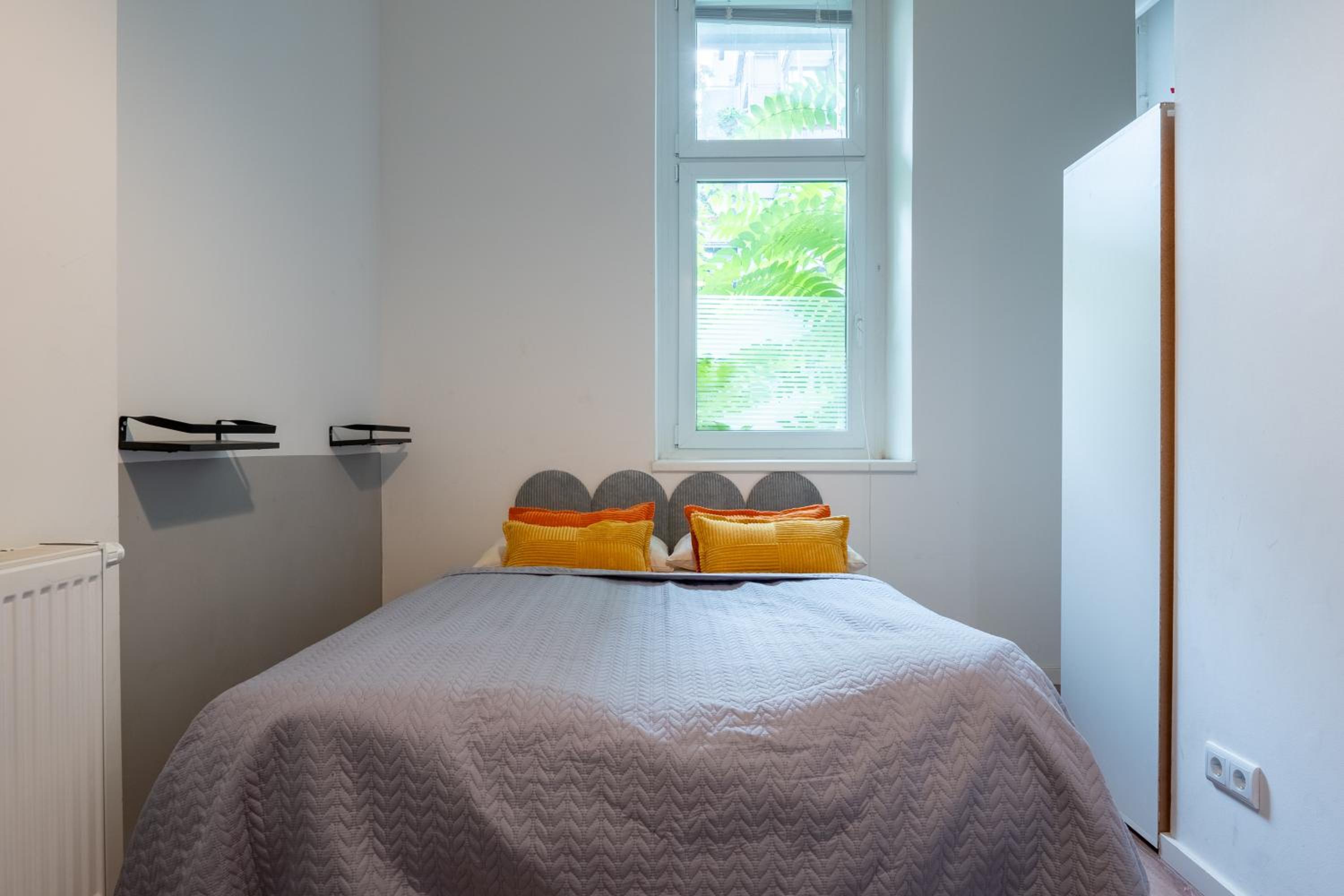Modern, Central flat with workspace