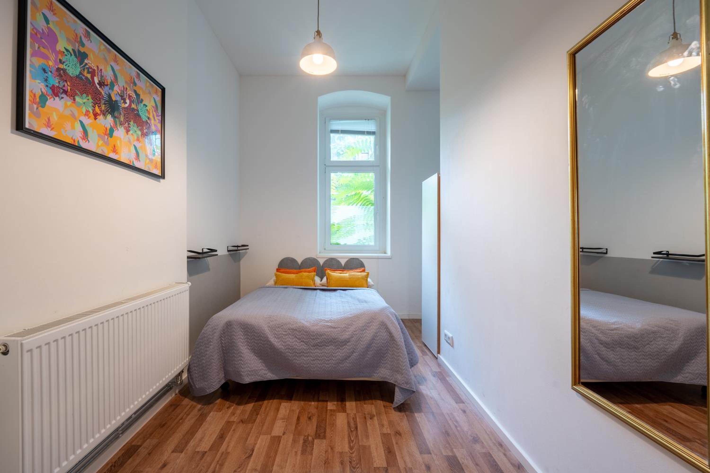 Modern, Central flat with workspace