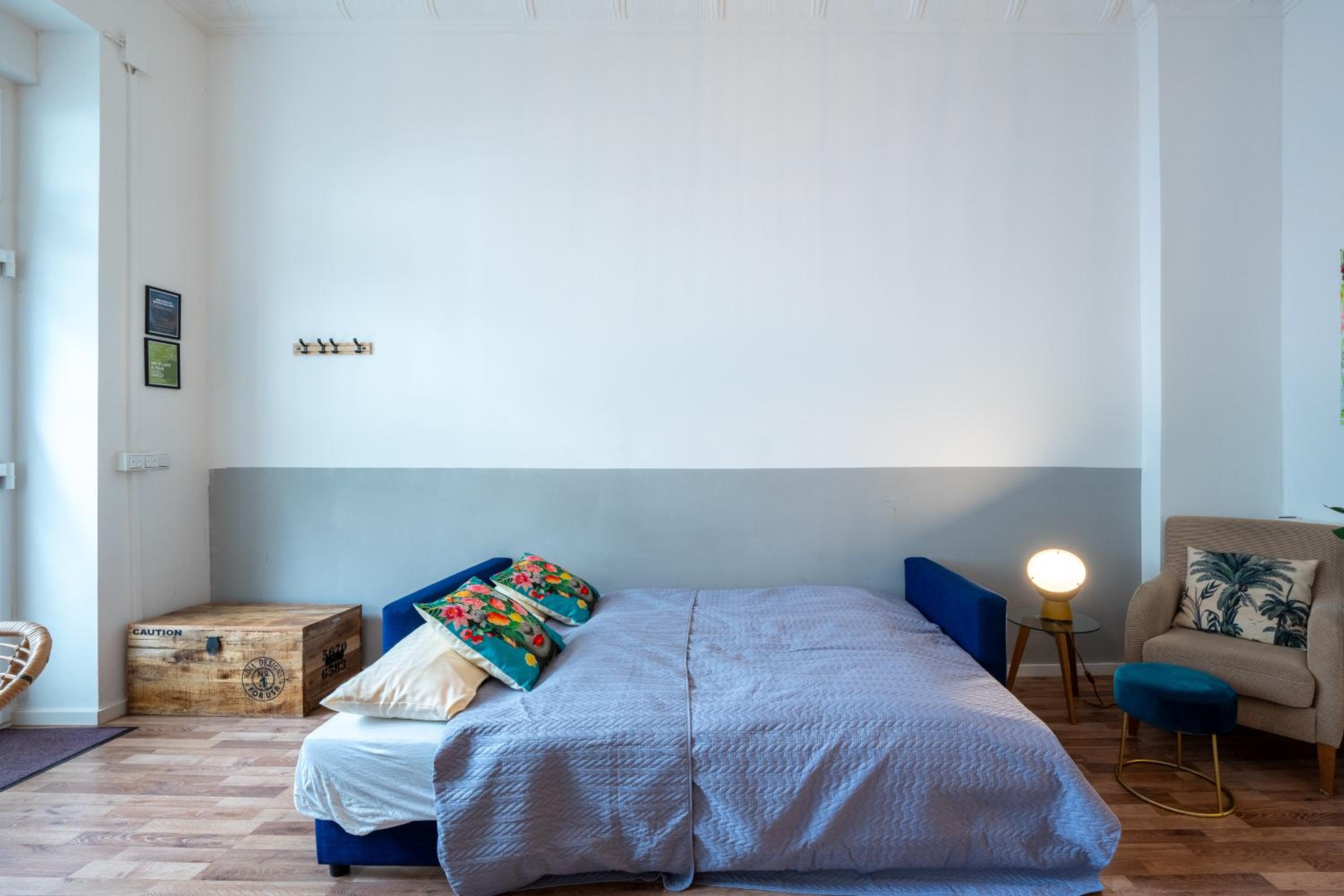 Modern, Central flat with workspace