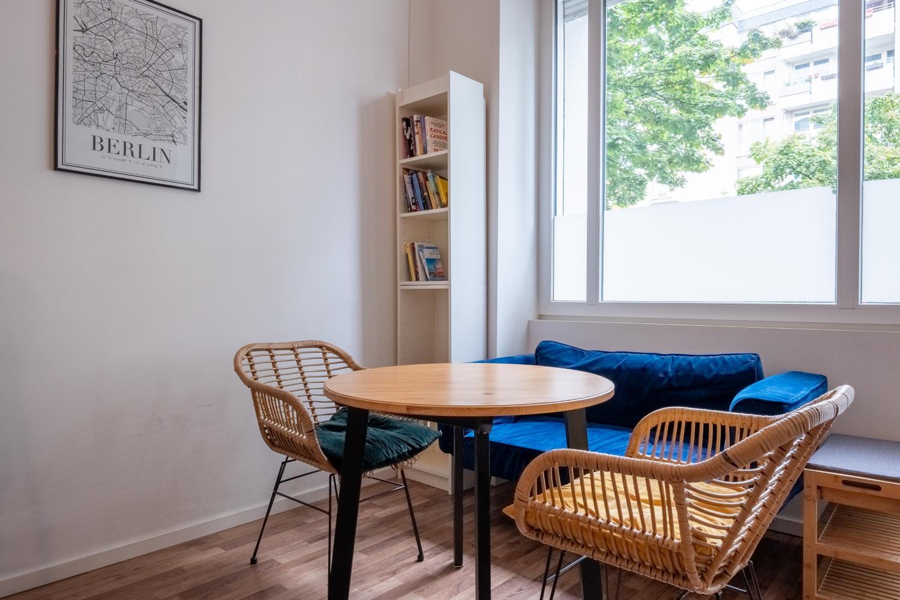 Modern, Central flat with workspace