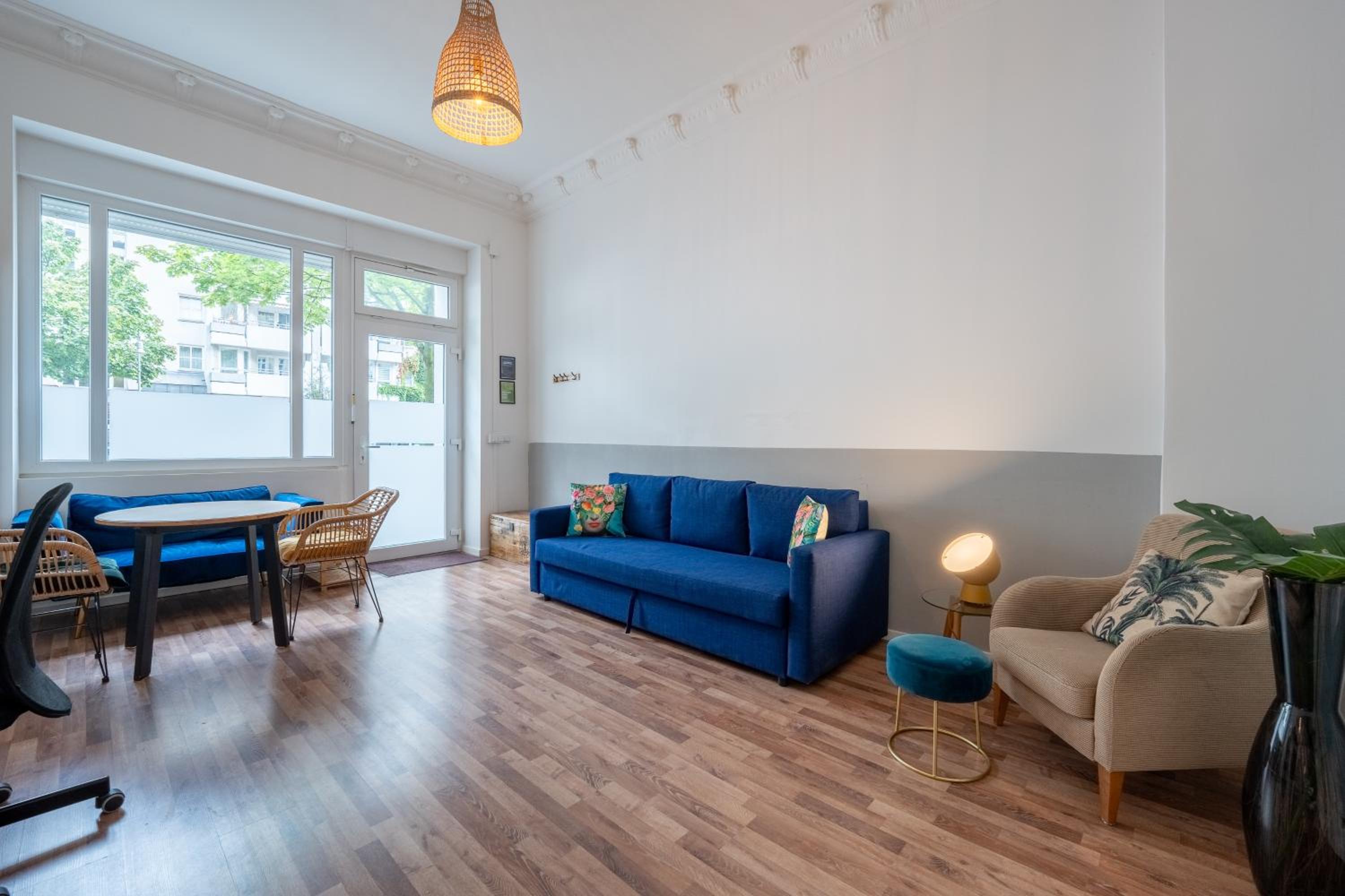 Modern, Central flat with workspace