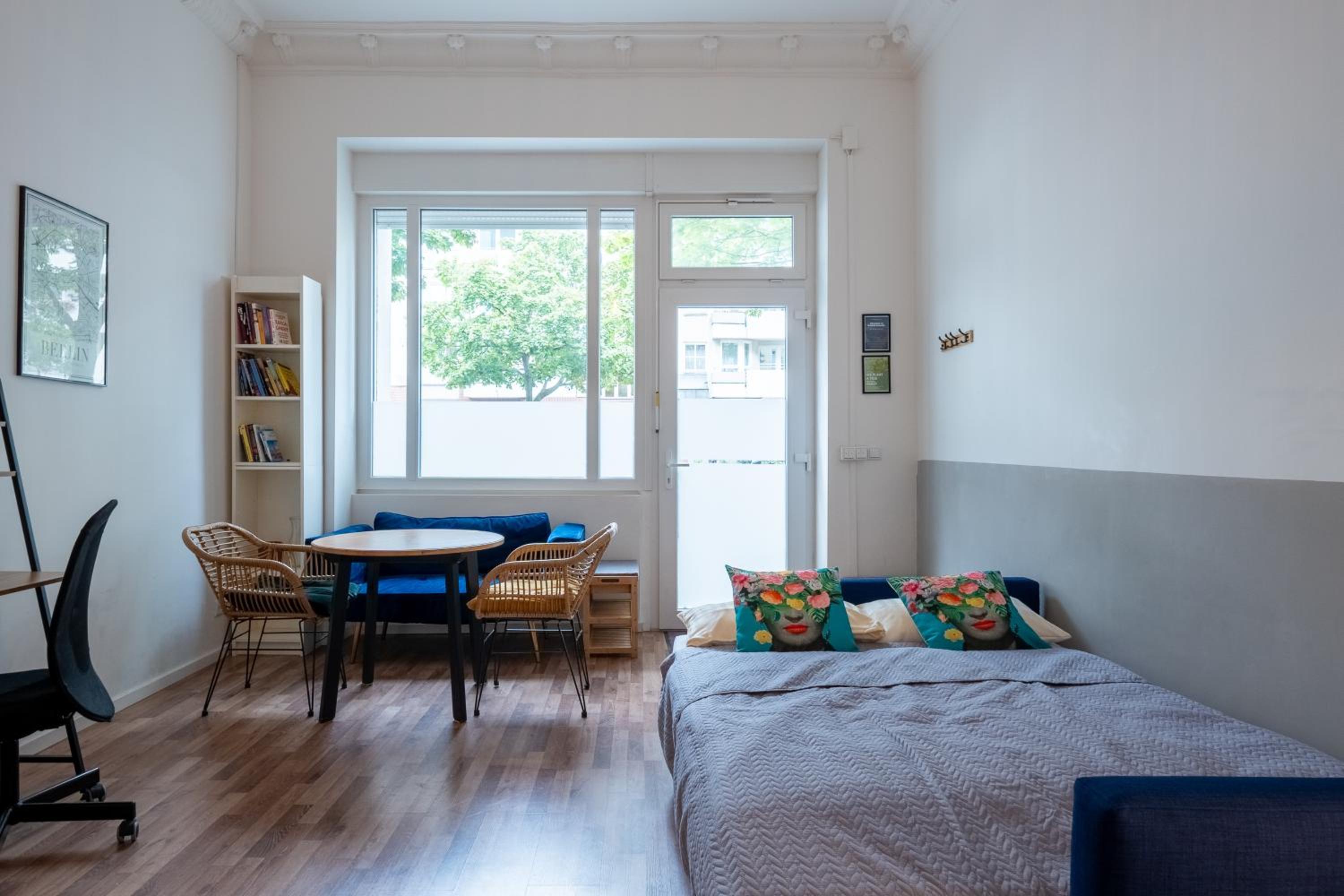 Modern, Central flat with workspace