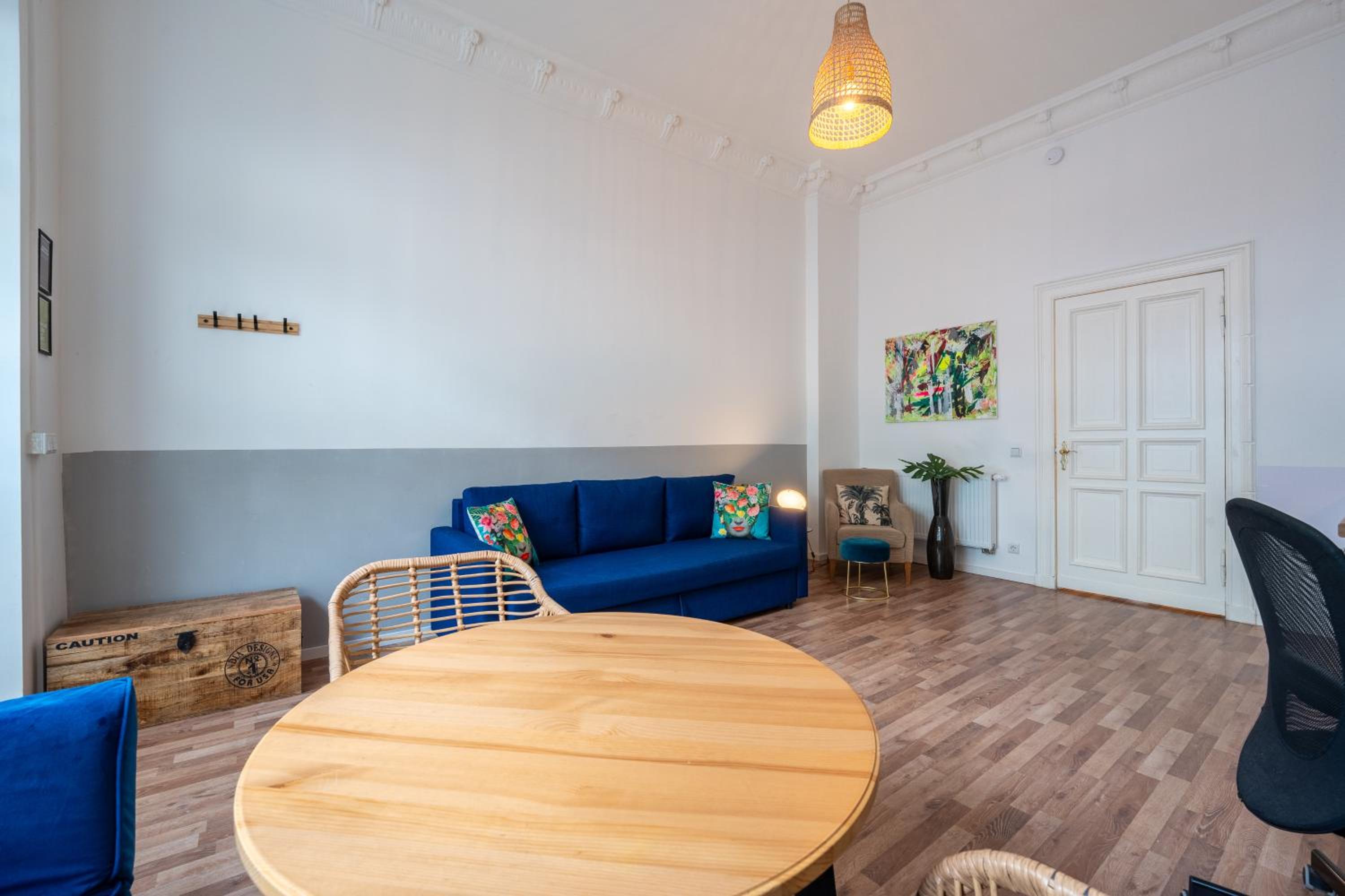 Modern, Central flat with workspace