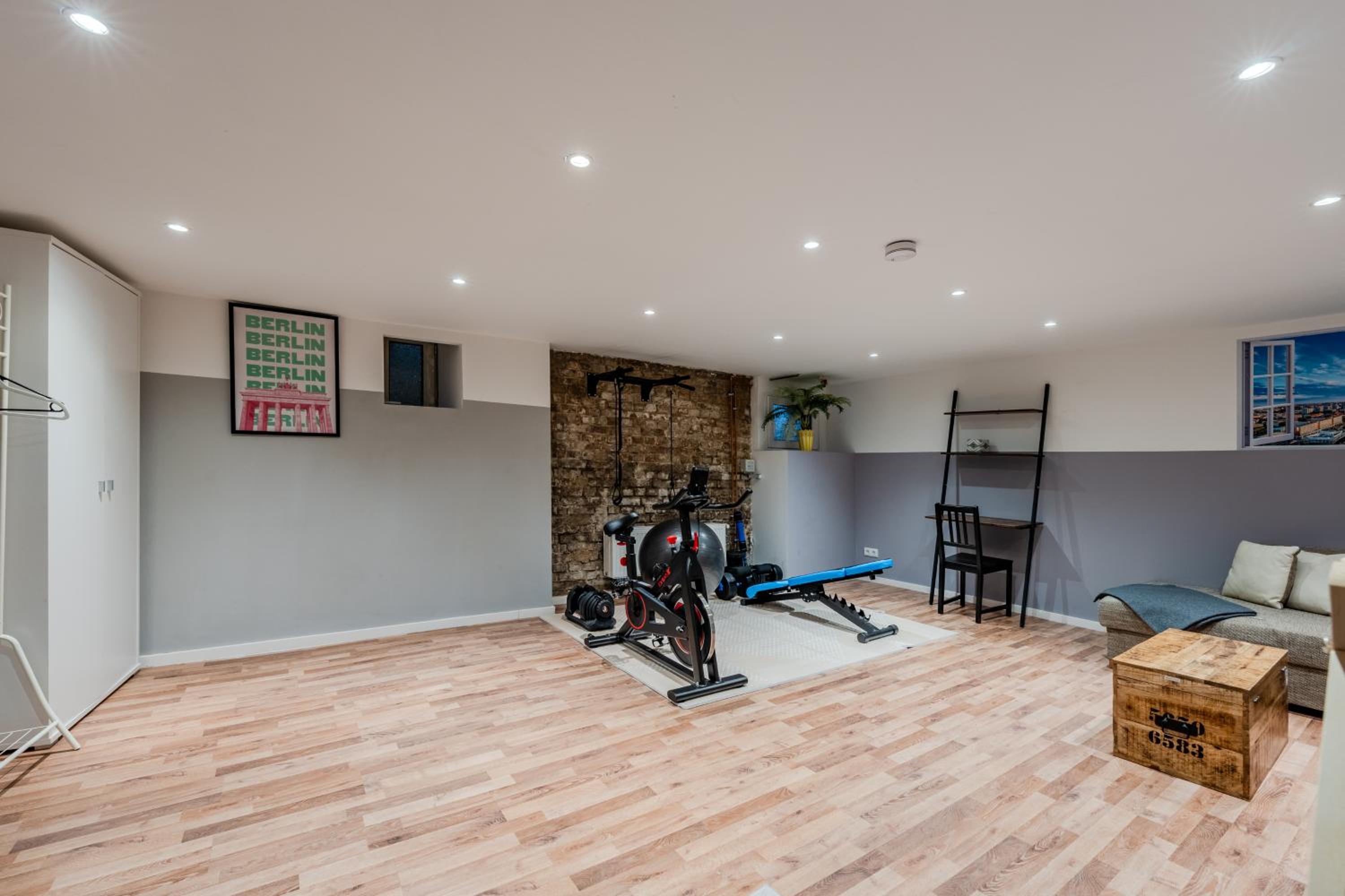 Apartment mit Fitness- und Spielbereich