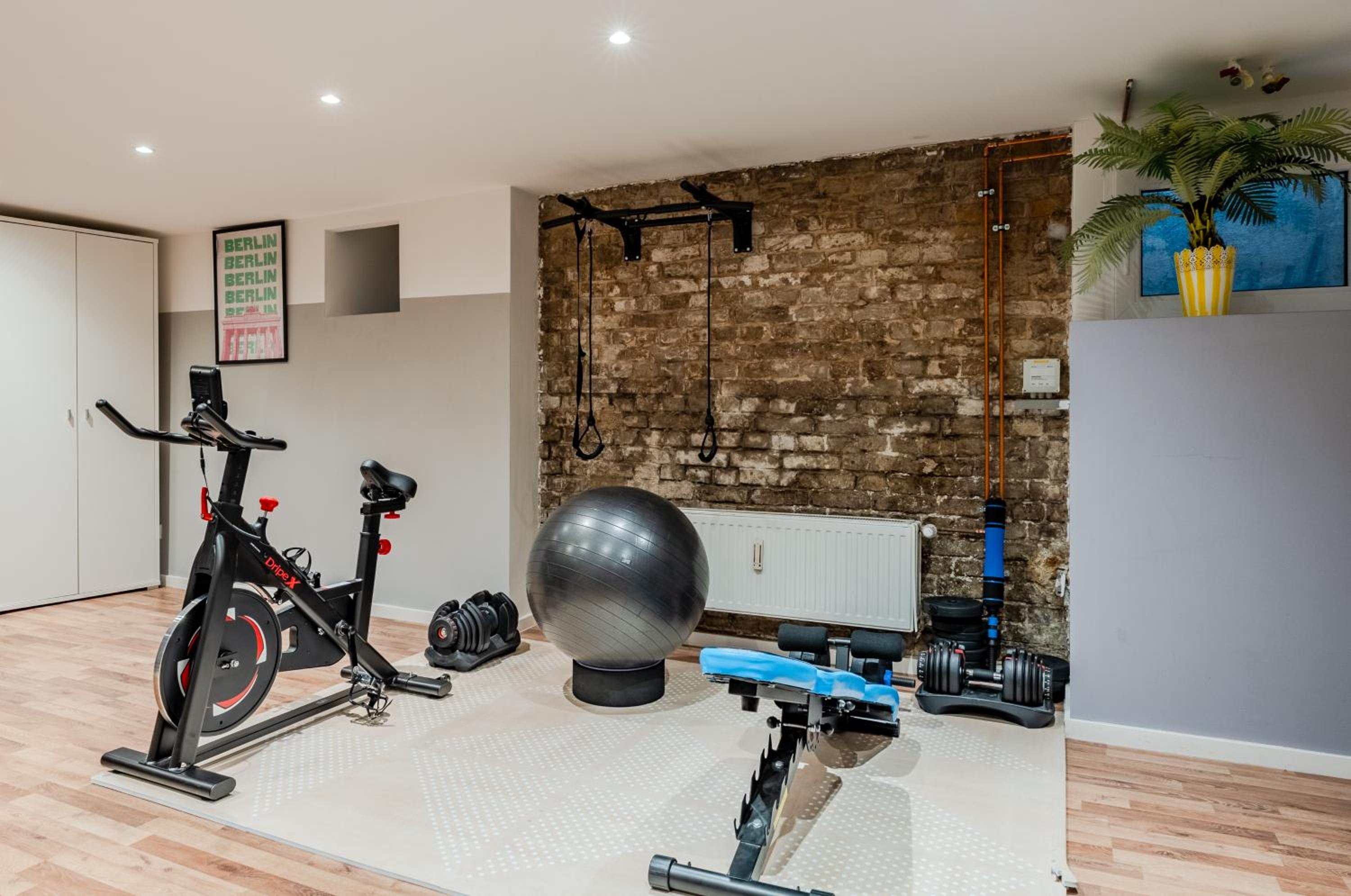 Apartment mit Fitness- und Spielbereich