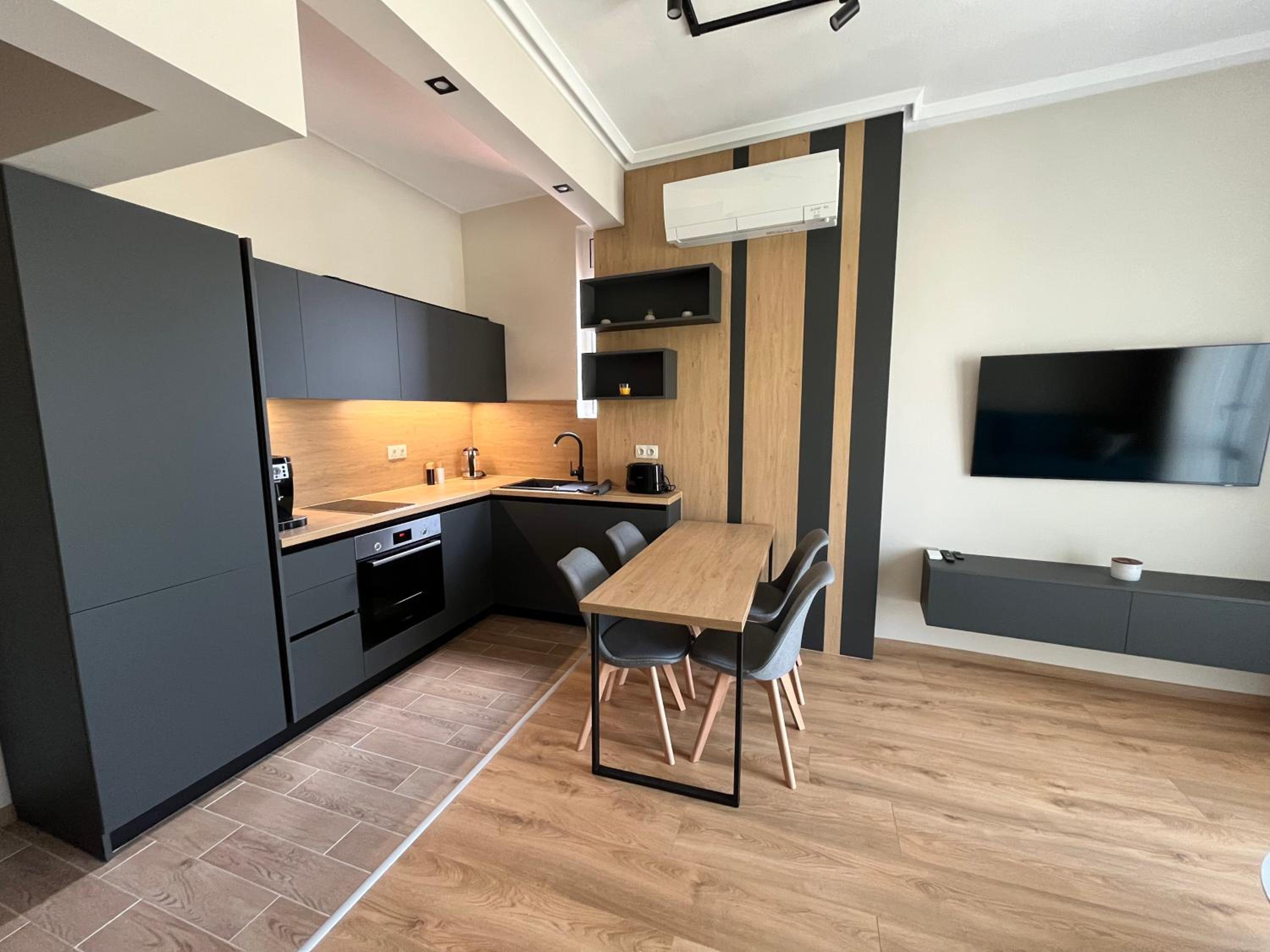 I&V Apartment